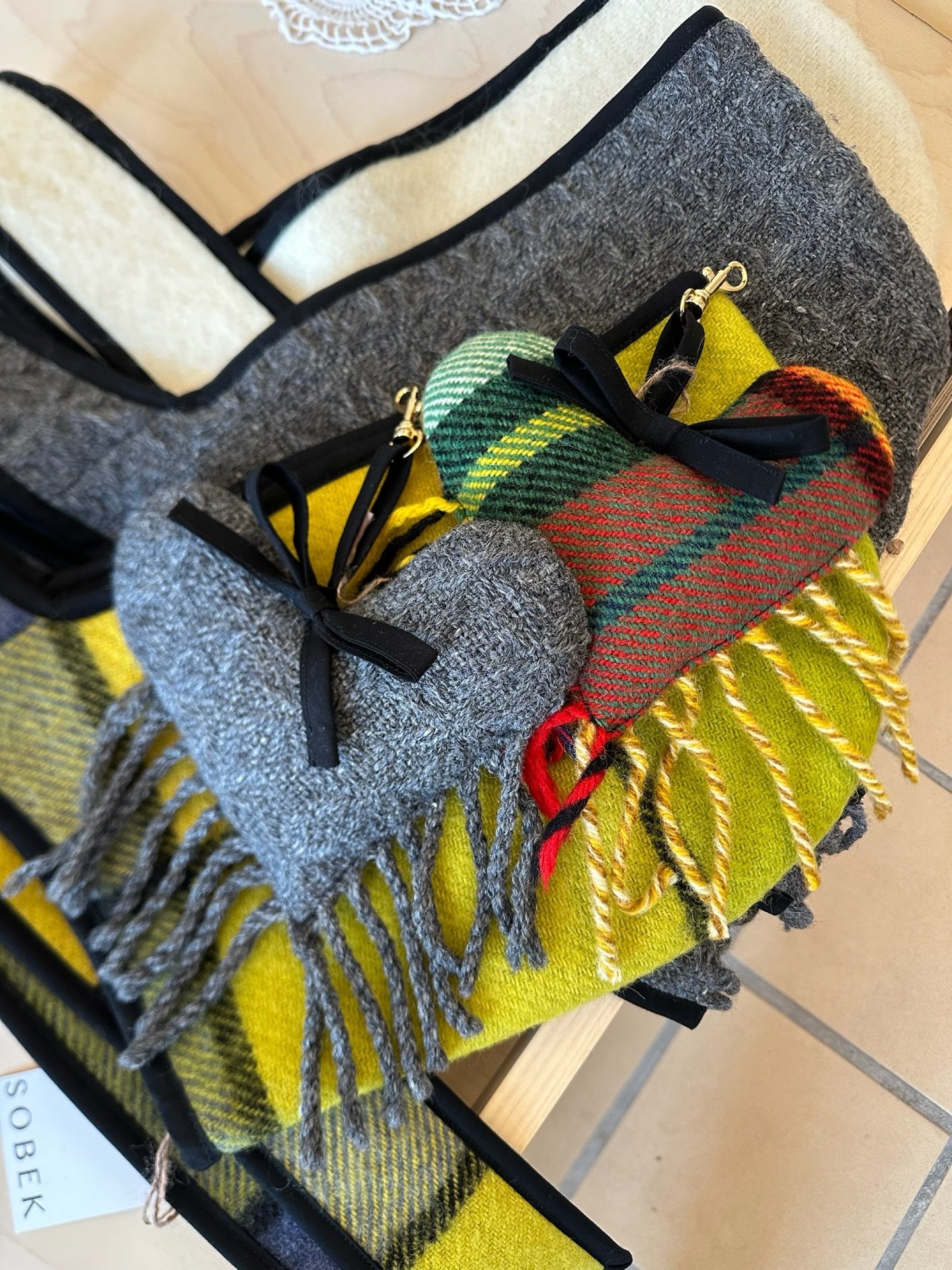 A huge thank you to @camillahougaard_ 🤍✨

My amazing intern for the past three weeks - and such a big help (especially after I broke my elbow 🙈).

She&rsquo;s made the cutest bag charms from my scraps. Available in the pavilion💫