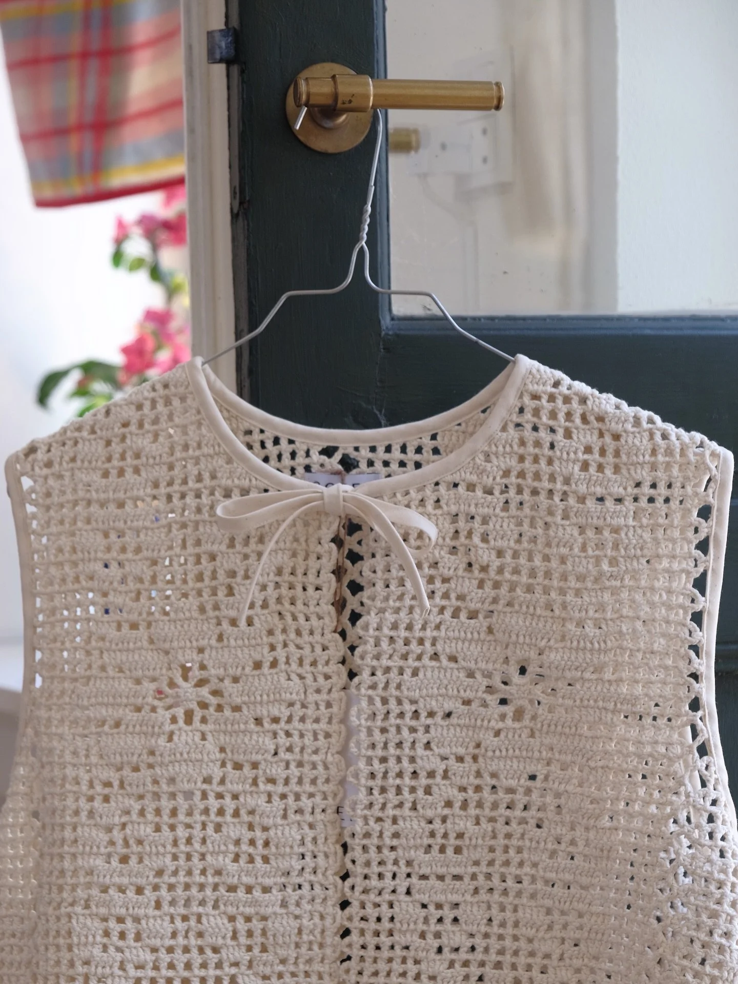 Crochet vest 🤍

Crafted from a vintage 100% cotton bedspread.