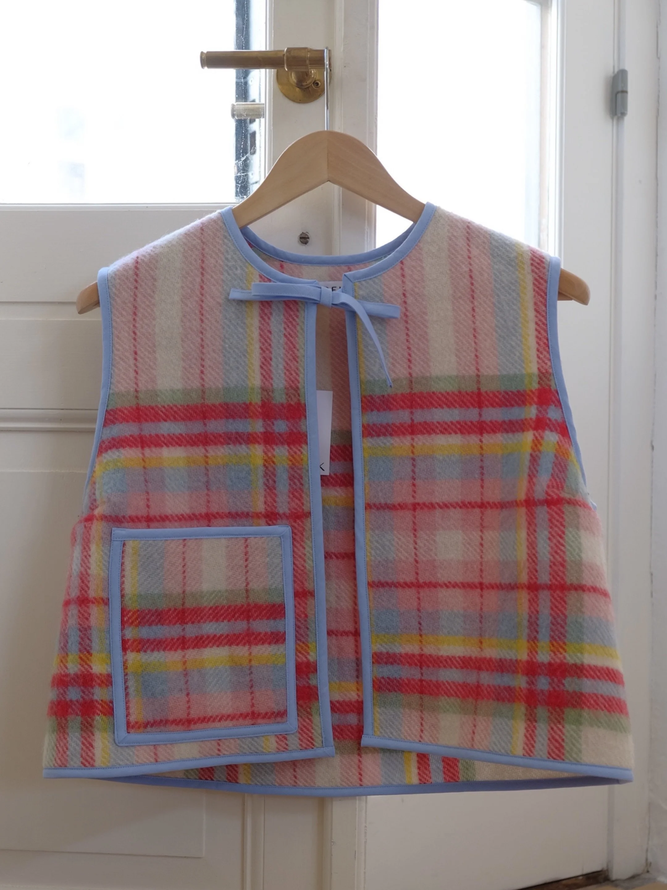 One of a kind vest 🎀

Find her in the little pavilion or at SOBEK.dk 💌