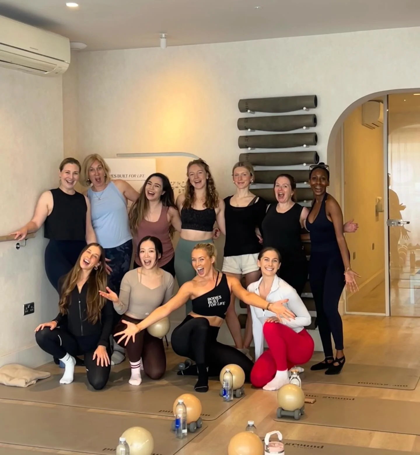 BARRE &amp; BRUNCH!

Had the best Sunday hosting and teaching @bodiesbuiltforlife&rsquo;s 8th sold out brunch event! 

Good vibes, signature barre burn, female ENERGY an incredible spread provided by the @nueground team and community, community, comm