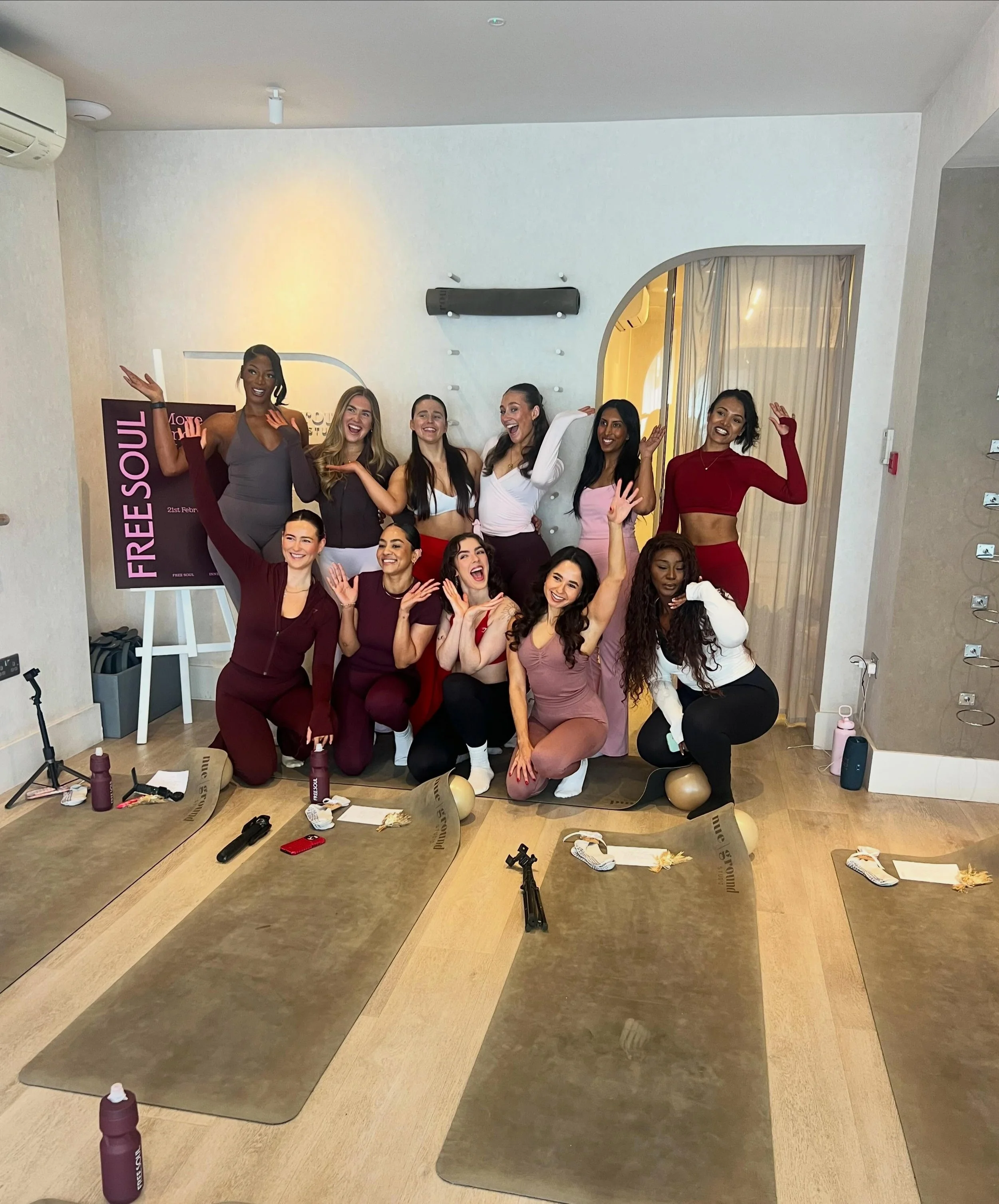 A little throwback to teaching Mat Pilates for @freesoul Galantines event earlier this year! Such a fun event full of nothing but good vibes and female energy! 

Really excited to be back on the mat this Saturday for our first sold-out rooftop Pilate