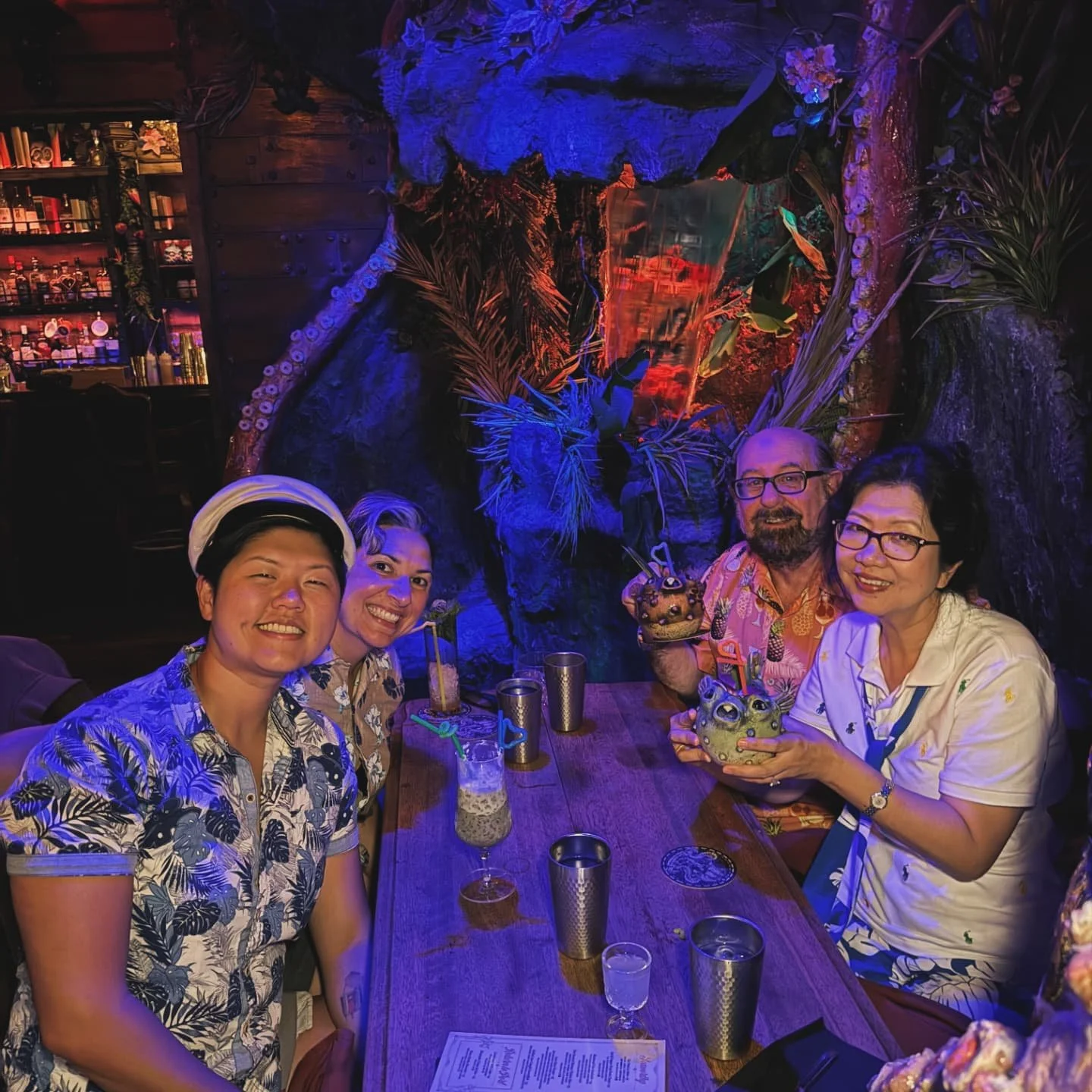 Parents wanted to visit @strongwateranaheim before they fly back to Florida!

My family and I had such a wonderful evening sailing out to sea with the Strongwater team! The service was both impeccable and personable as always. 

For drinks, we were e