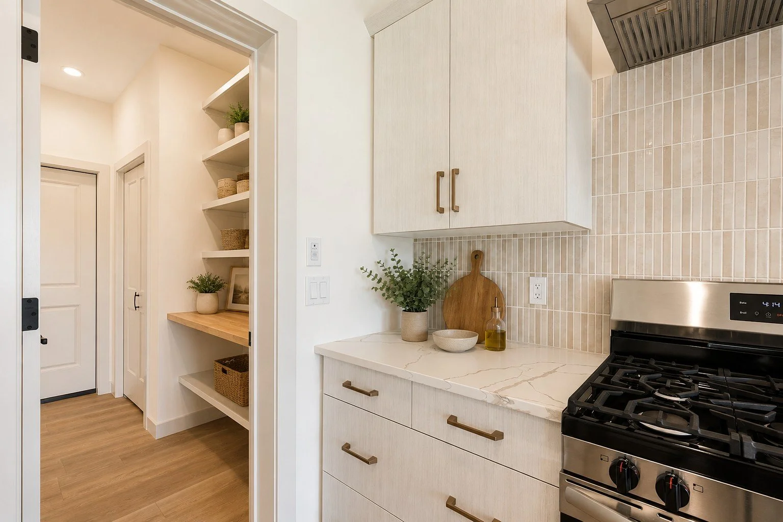 Azalea V - Kitchen