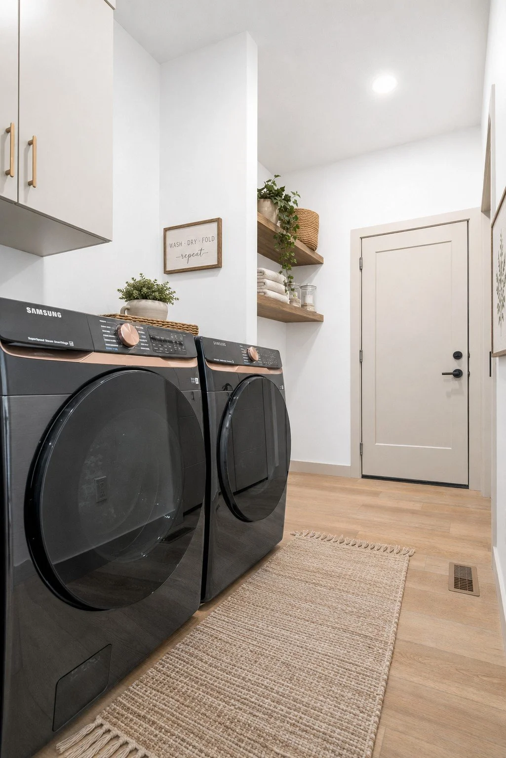 Avondale III - Laundry room