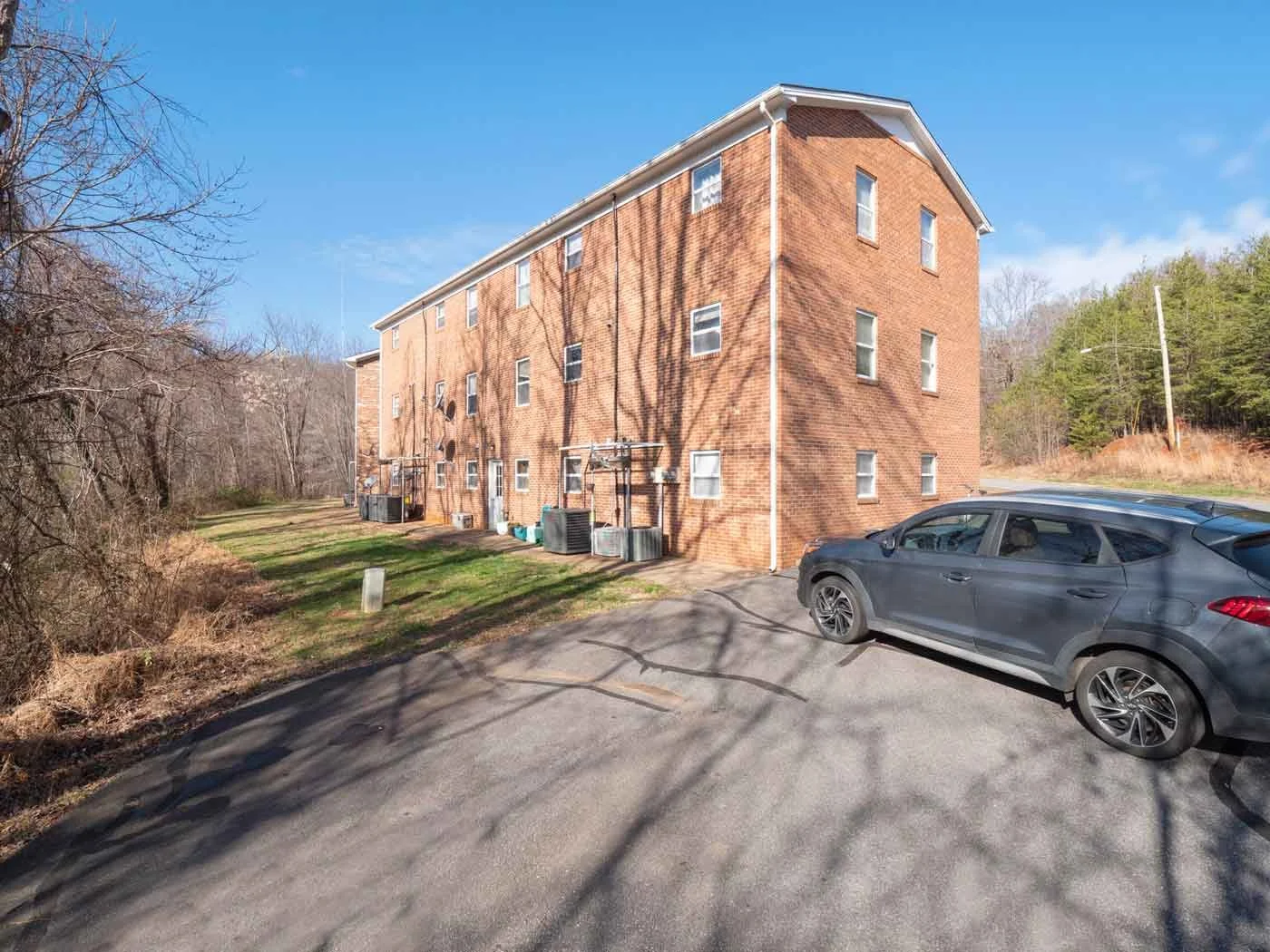 8-web-or-mls-8-Sunset-Manor-Apartments,-Moses-Fleetwood-Walker-Media,-MFW-Media,-Roanoke-Real-Estate-Photographer,-Partick-County-Real-Estate,-Stuart-Real-Estate.jpg