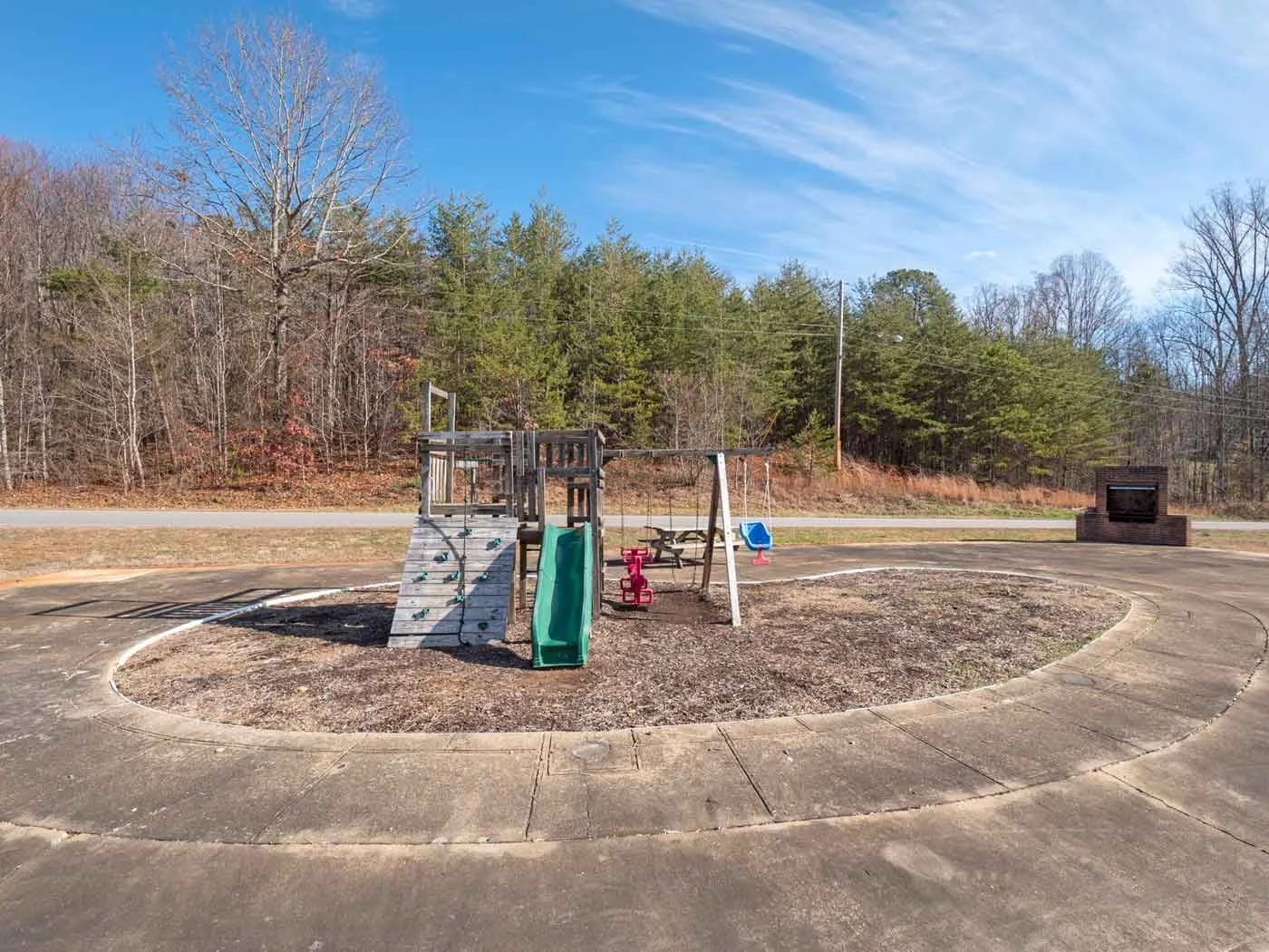 9-web-or-mls-9-Sunset-Manor-Apartments,-Moses-Fleetwood-Walker-Media,-MFW-Media,-Roanoke-Real-Estate-Photographer,-Partick-County-Real-Estate,-Stuart-Real-Estate.jpg