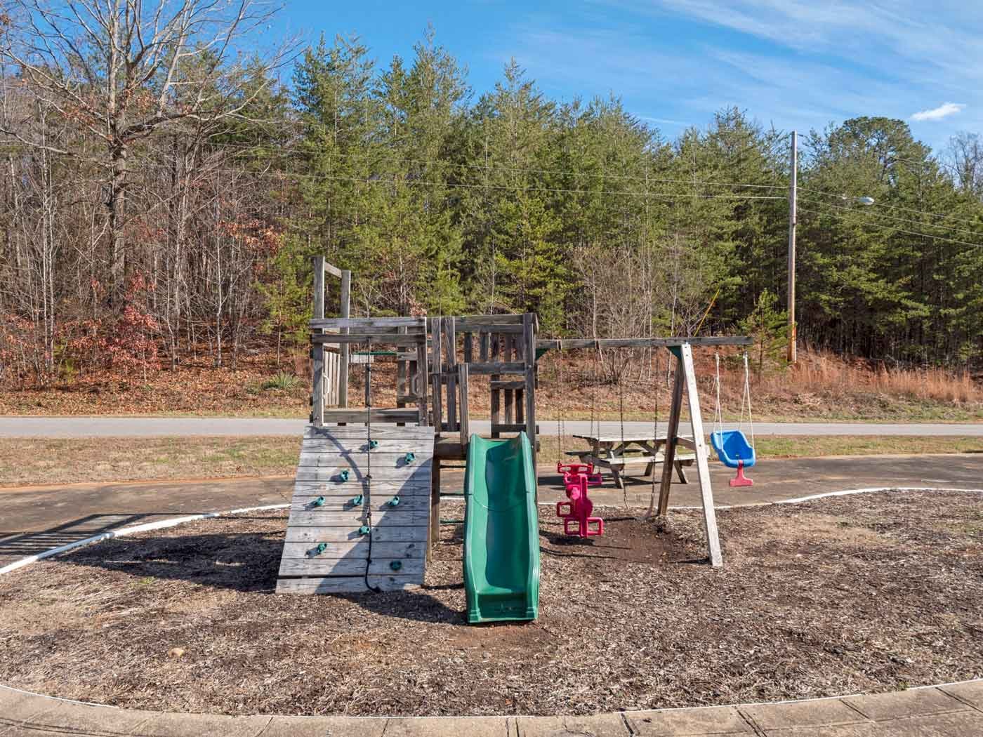10-web-or-mls-10-Sunset-Manor-Apartments,-Moses-Fleetwood-Walker-Media,-MFW-Media,-Roanoke-Real-Estate-Photographer,-Partick-County-Real-Estate,-Stuart-Real-Estate.jpg
