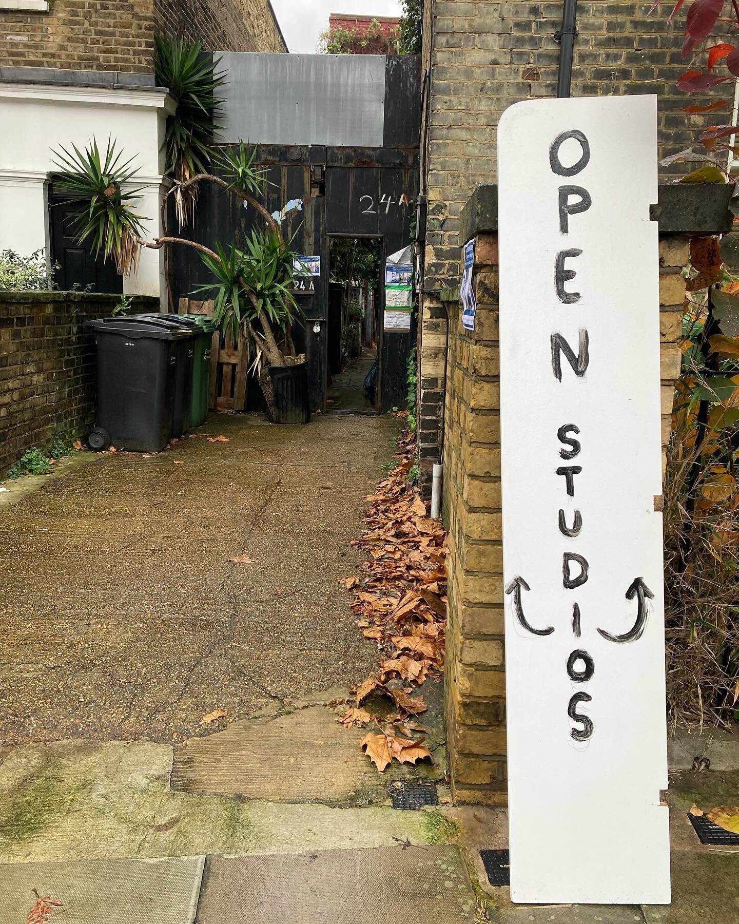 The studios are open!  24a Bartholomew Villas
Kentish Town
NW5 2LL

Open till 5pm

Textiles, ceramics and more
 @mimijoung_studio  #openstudio #northlondon #kentishtown #handembroidery #contemporaryembroidery #textileart #nw5