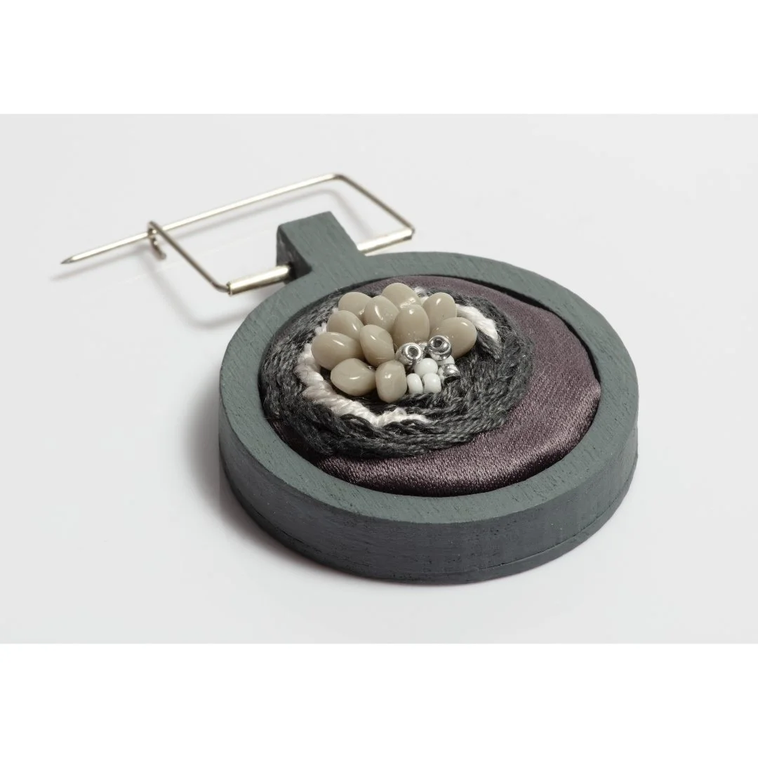 wood frame brooch 200b.jpg