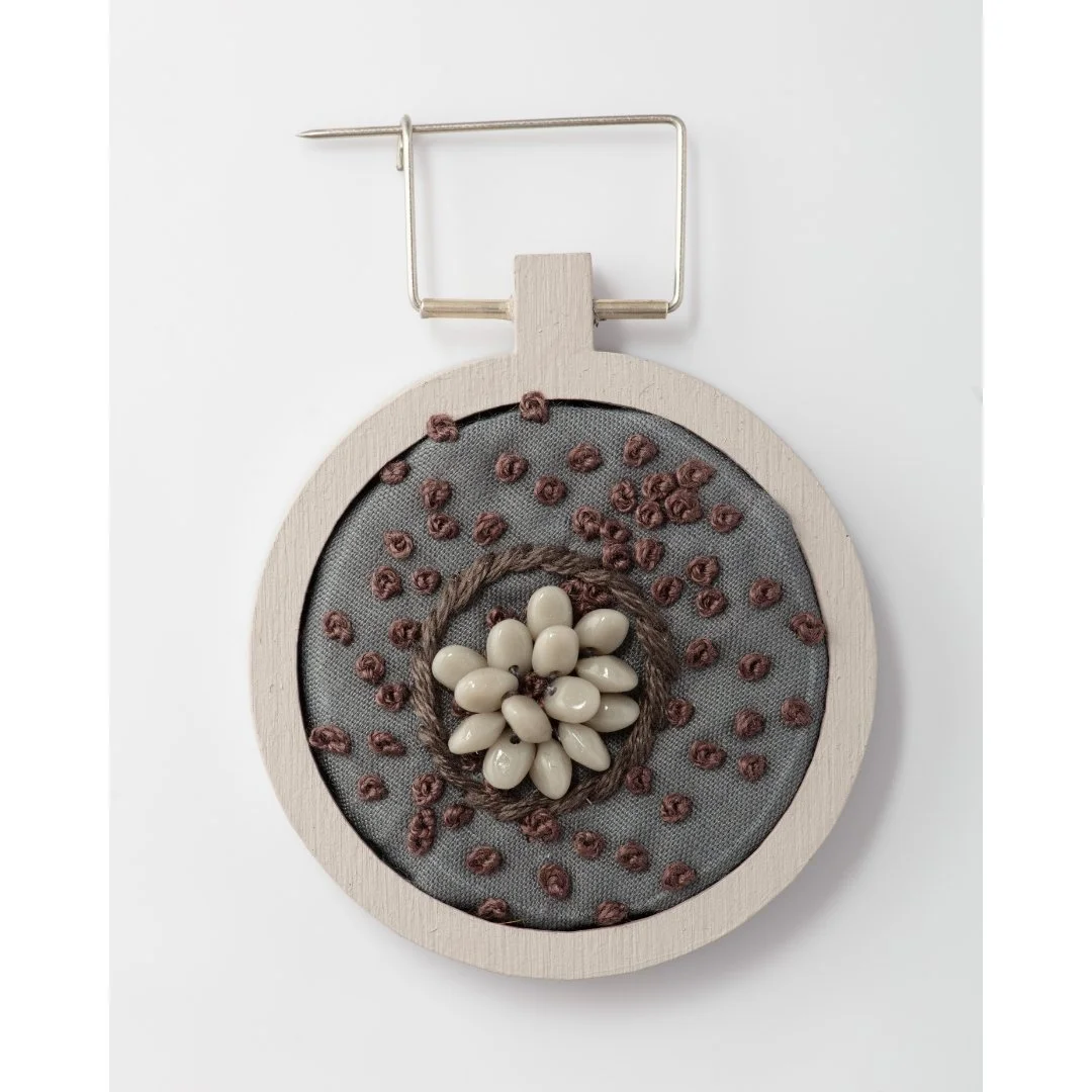 wood frame brooch 197b.jpg