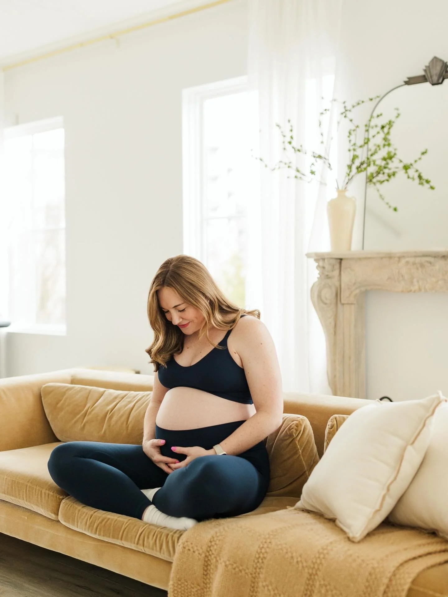 I went 36 weeks without really wanting to do any maternity photos. I felt like I was documenting so much of it myself. 

But THEN&hellip; it occurred to me that I&rsquo;d never be pregnant for the first time again 💓

I&rsquo;m so lucky that @fellows