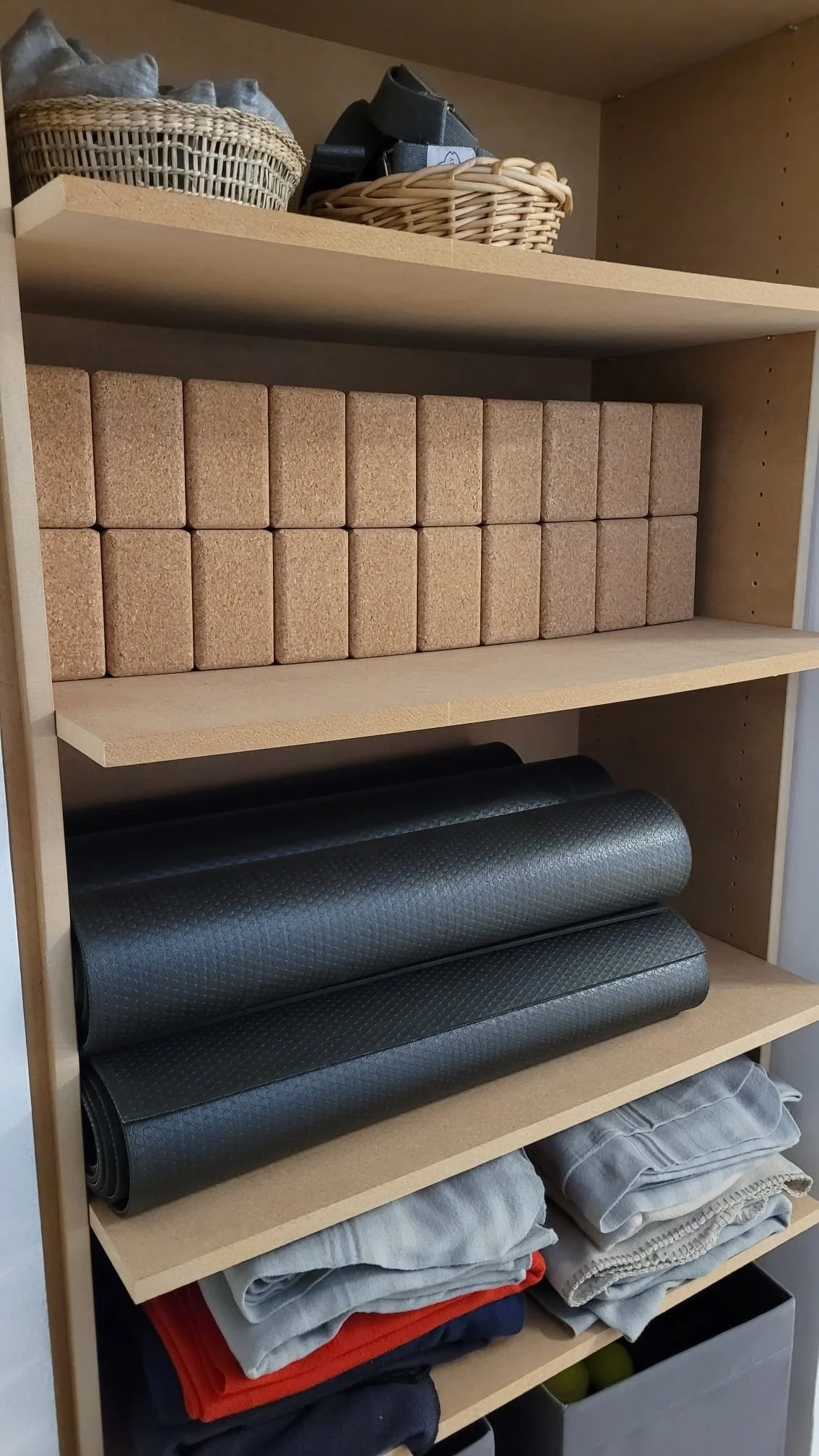 Matériel de yoga disponible sur place