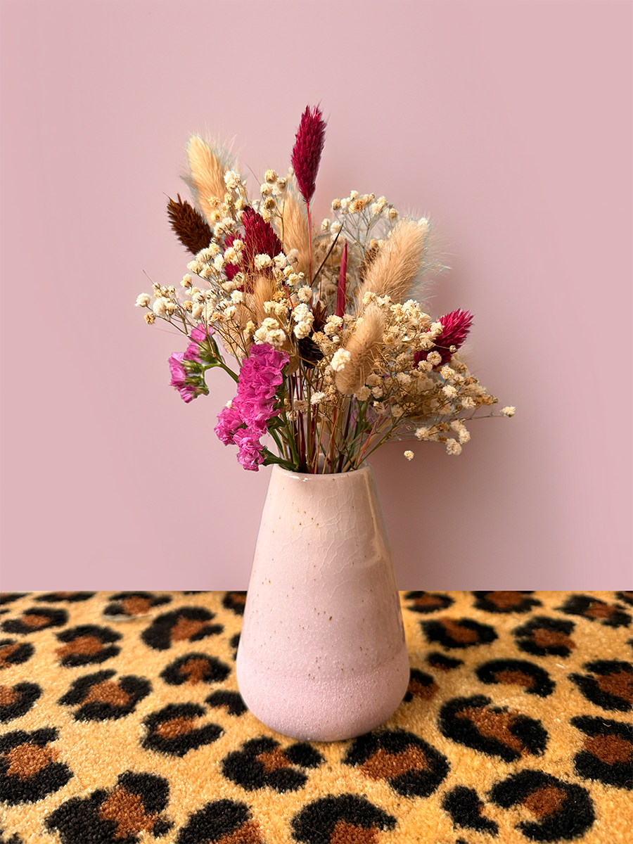 Composition bouquet et vase rose pastel