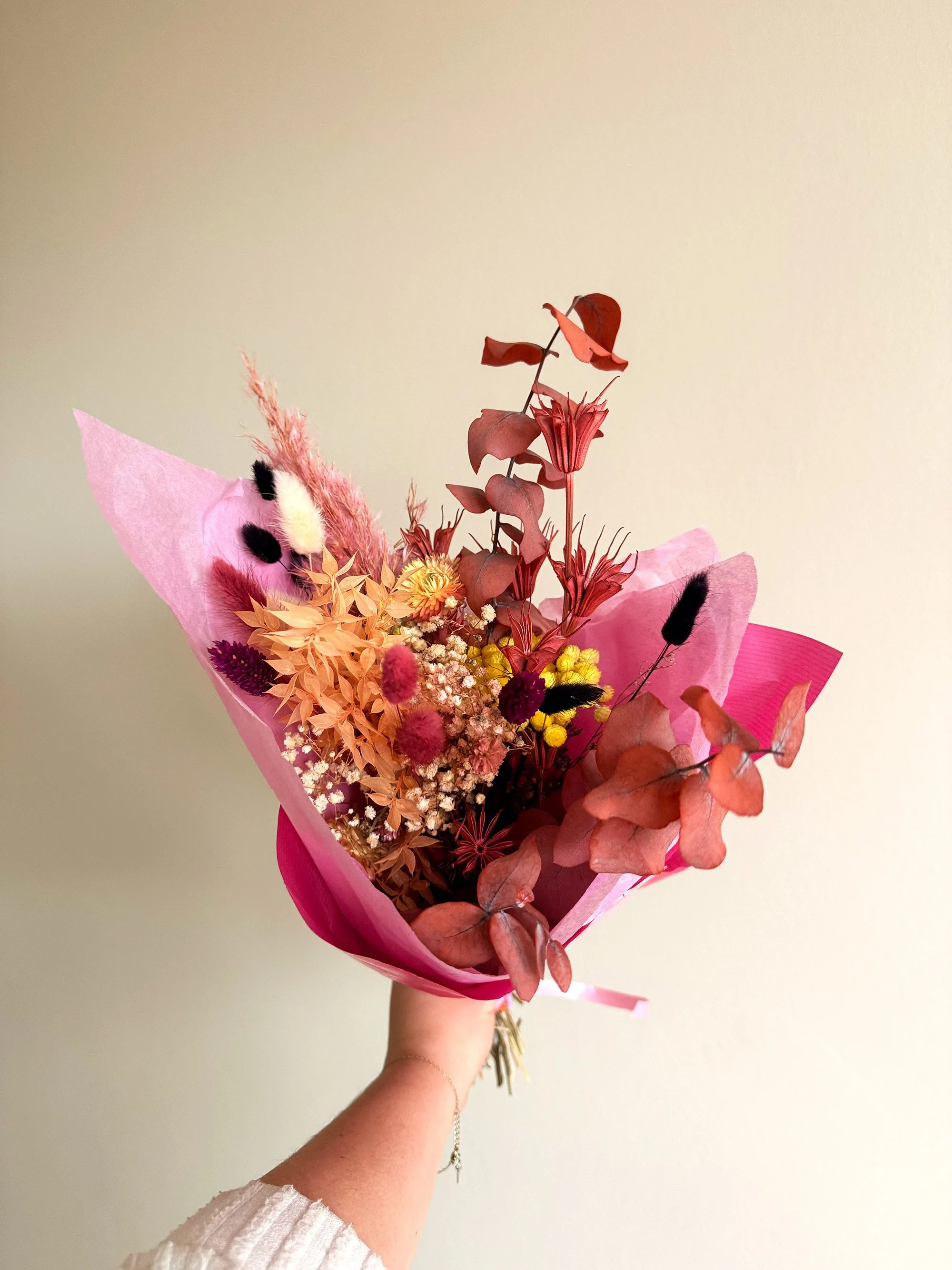 Grand bouquet fleurs séchées tons orangés et roses