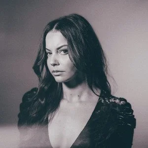 Chelsamina - Run (Single)