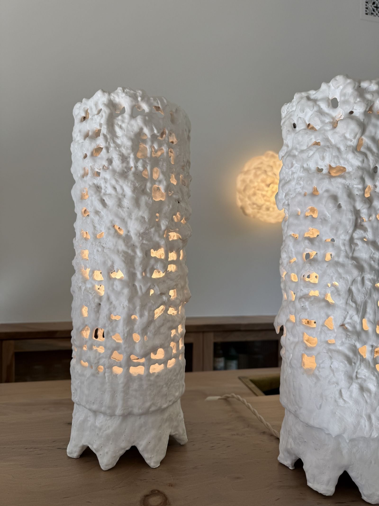 Grid Table Lamp With Crown Base