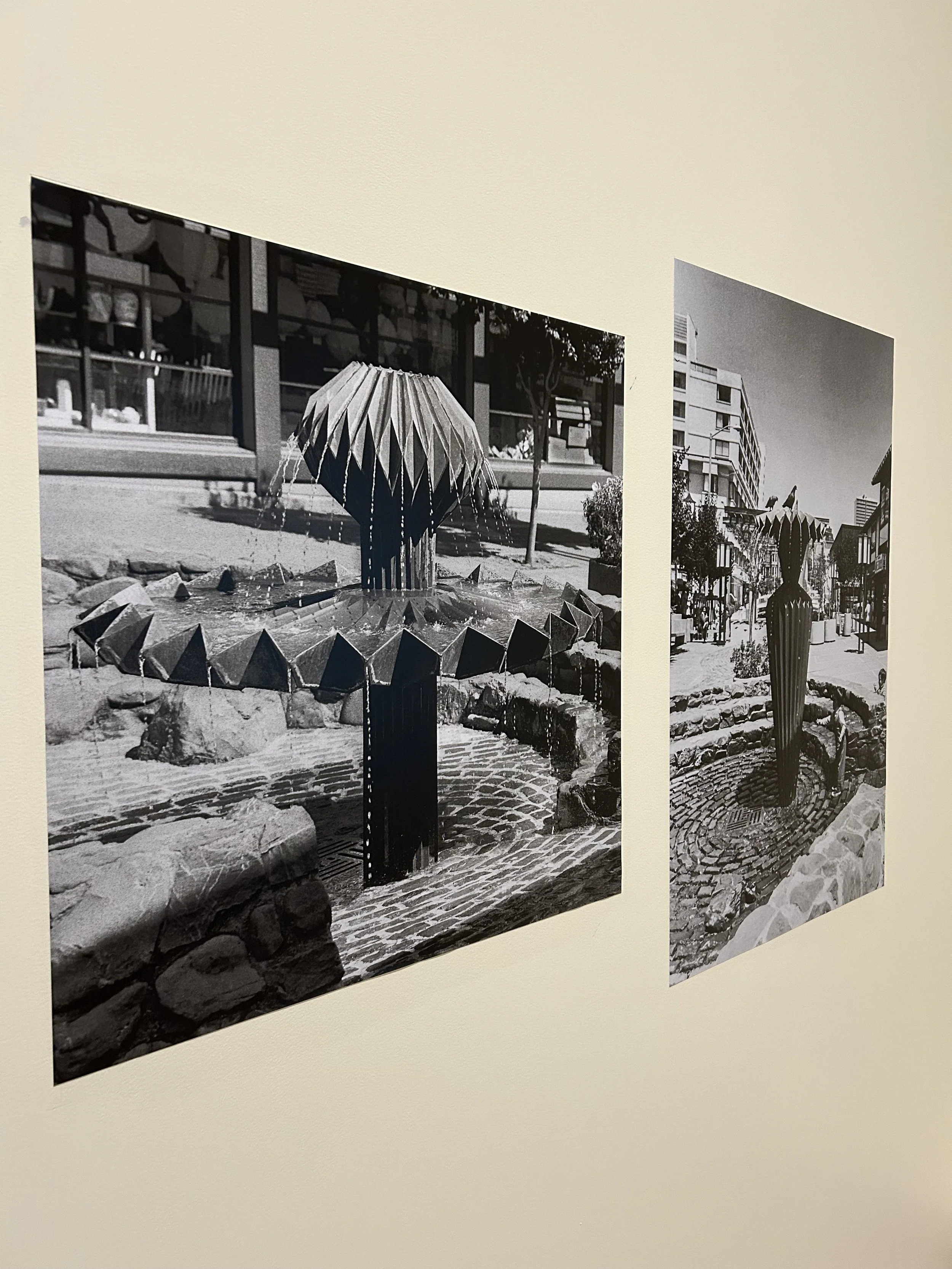  "Origami Fountains" (PC.006), Nihonmachi Pedestrian Mall, San Francisco 1975-76,   re-fabricated in 1999  Cor-Ten steel, recast in bronze   Left:   Open flower form   Right:   Vase form 