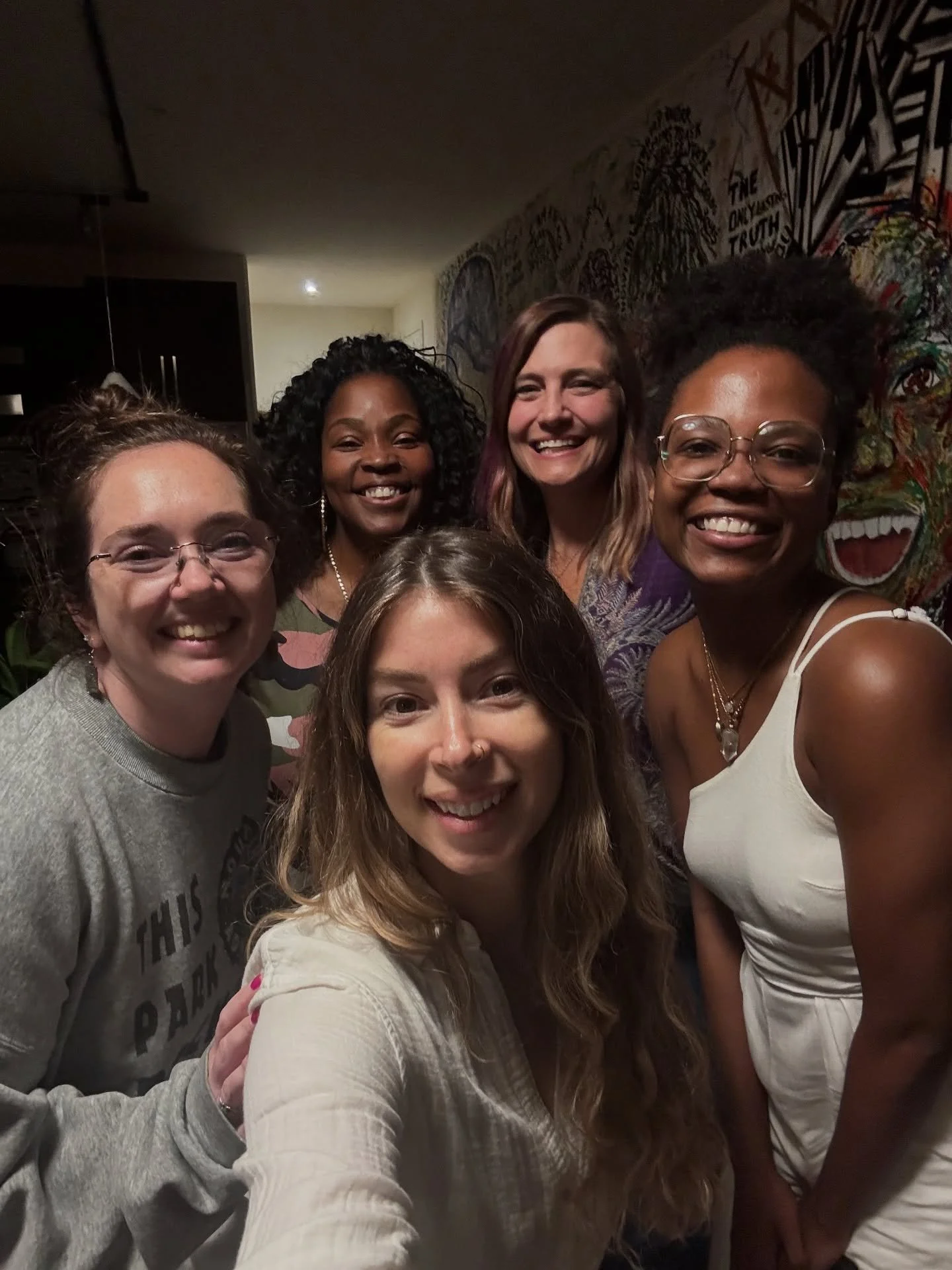 Glimmers of last nights gathering ✨

Our girl @elayawalker guided us through a journaling workshop centered around community in the most beautiful space @homeplxceretreats 💕

She hosts these &ldquo;Centered Cup&rdquo; gatherings every Wednesday!