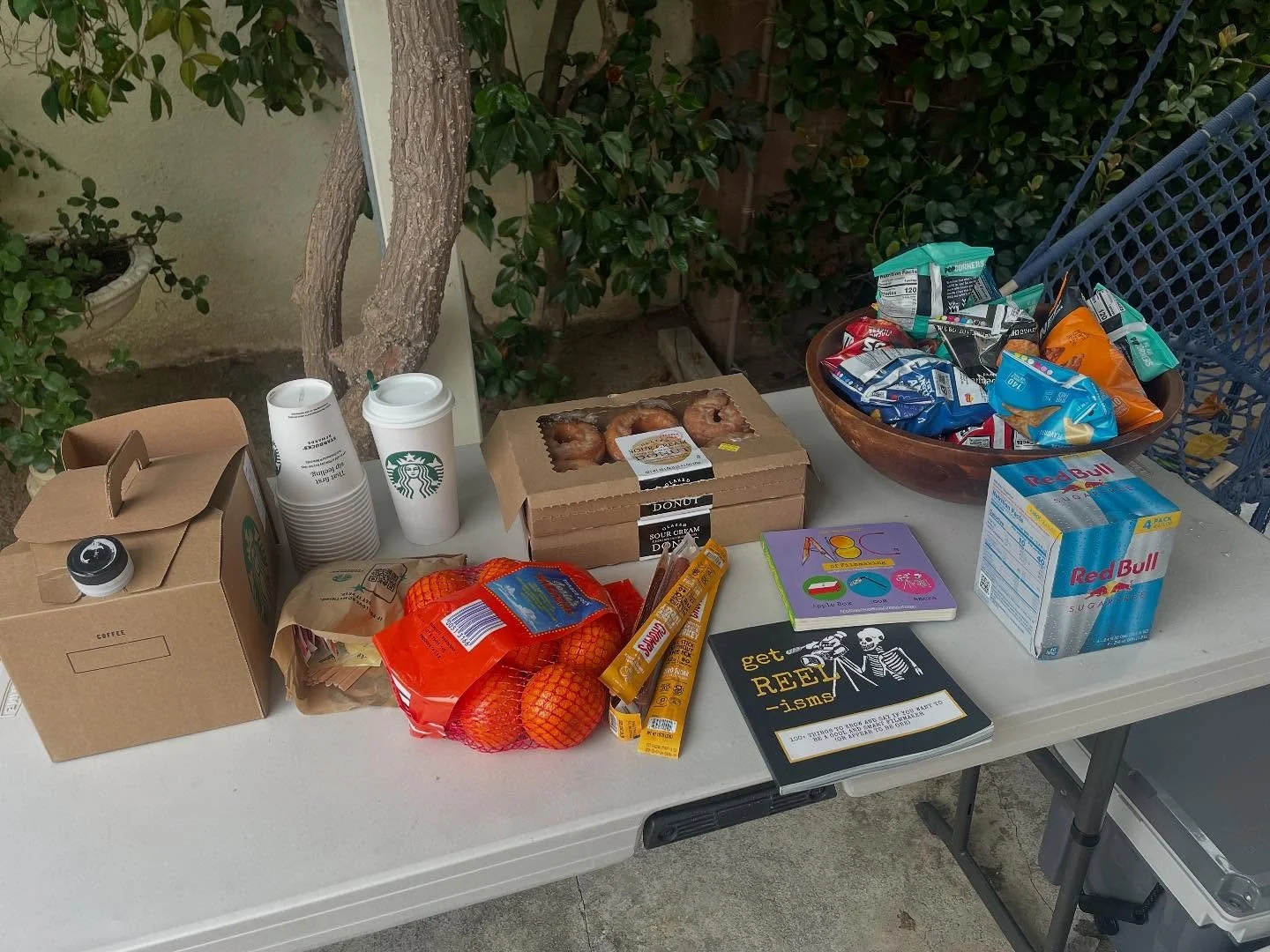 🎬 Another day, another set&hellip; and yes, another visit to the beloved crafty table.
Because filmmaking isn&rsquo;t just lights, camera, action &mdash; it&rsquo;s also snacks, hustle, and a whole lotta heart.
#OnSetLife #GetReelisms #FilmmakerHumo