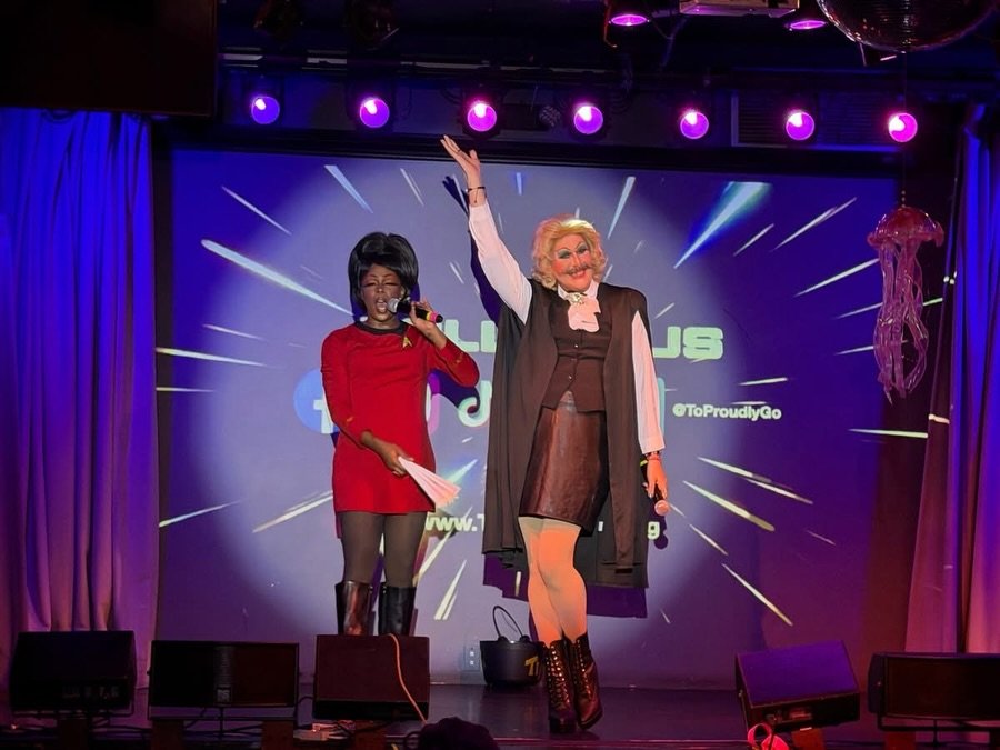 @romancinggodiva as #Uhura and @the_kaileerose as professor #moriarty from #StarTrekTNG gave a holodeck malfunction inspection show at @redeye_ny! Beam down to Red Eye NY for #StarTrekStrangeNewWorlds at 6:30pm on Fridays. No cover! Discover the quee