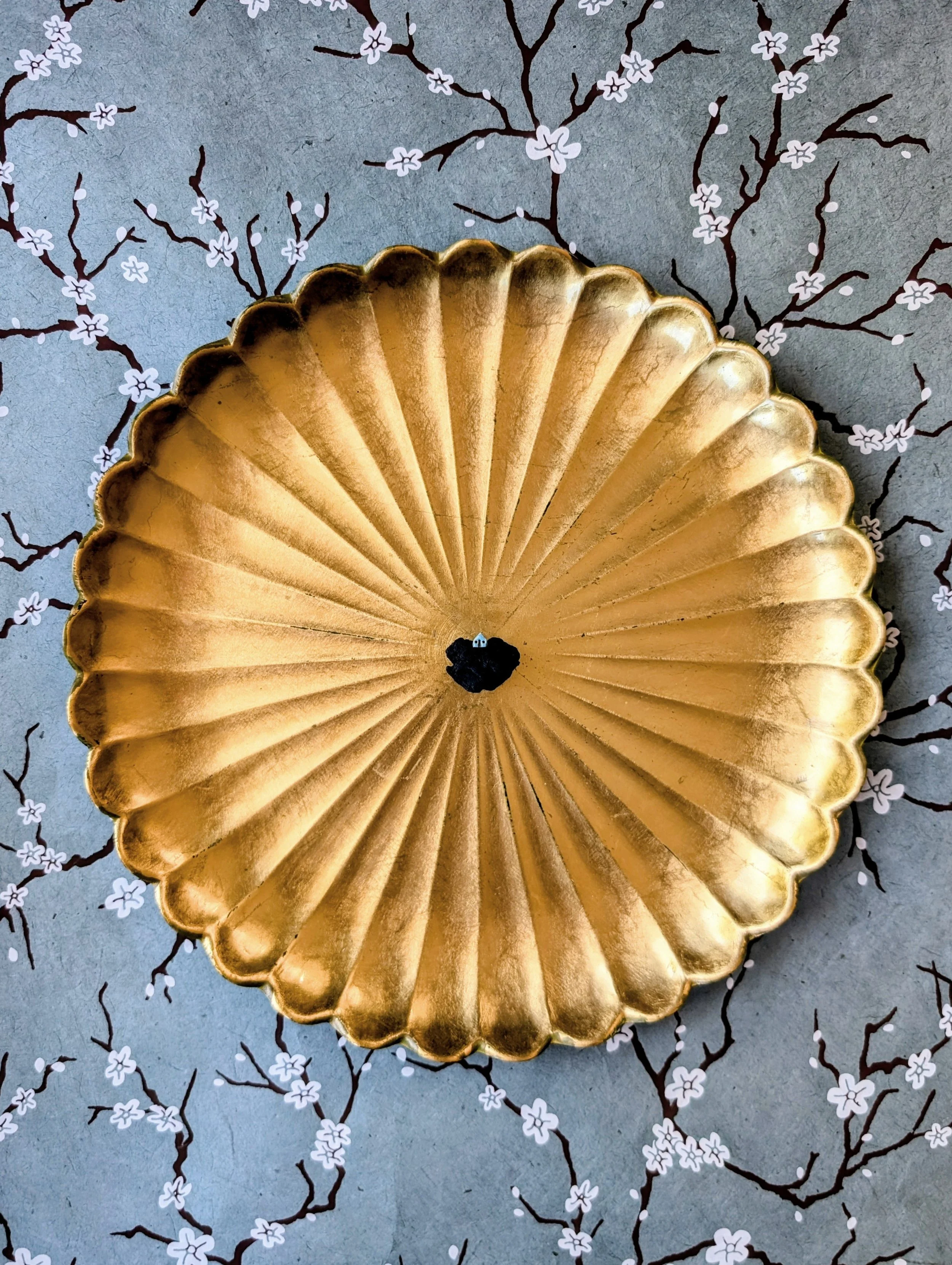 hardest hue to hold (10.75" x 10.75" x 1")