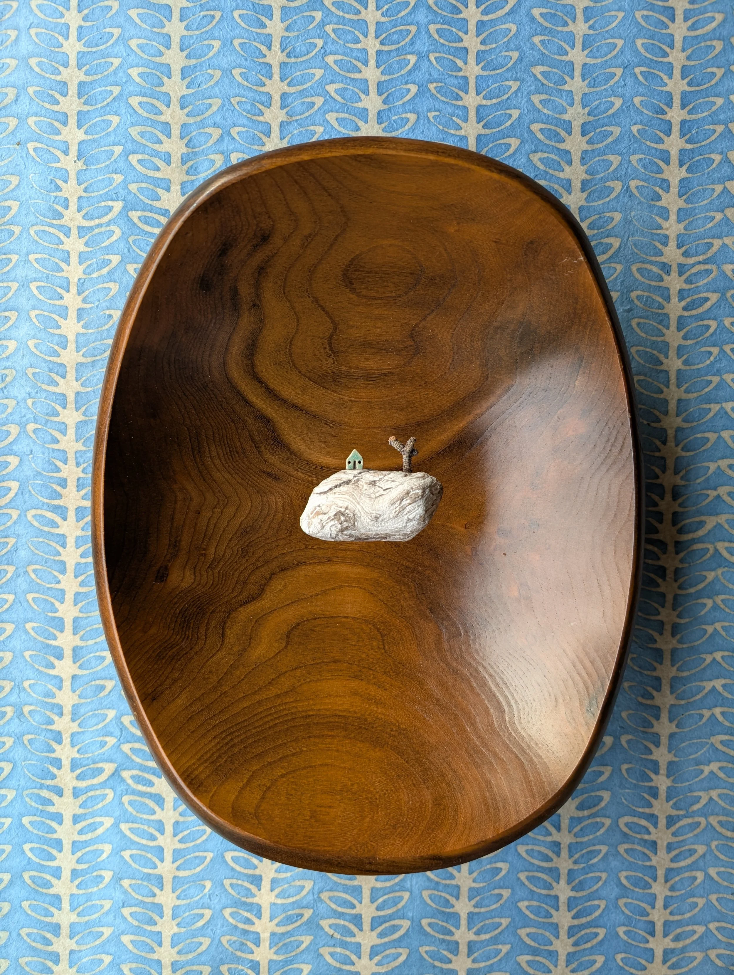 rippling echoes (12" x 10" x 4")