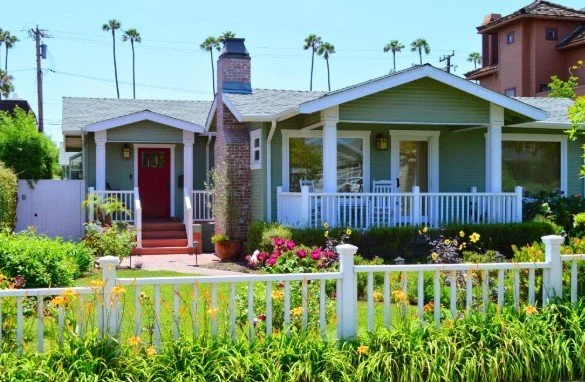 On Los Angeles’ West Side, Homeowners Trade Up by Renovating