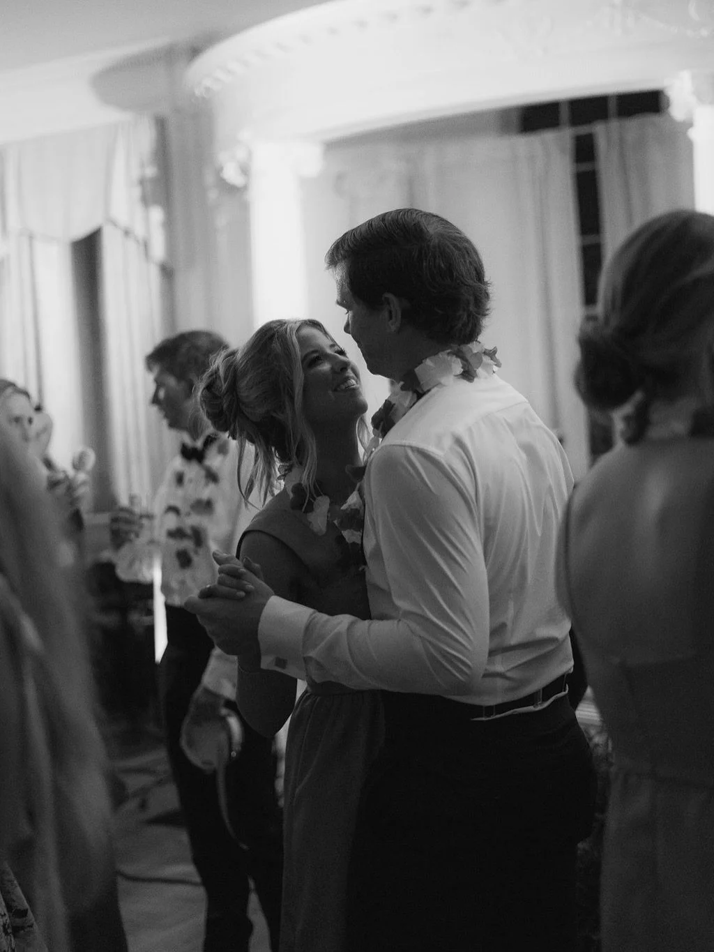 late night magic with palmetto&rsquo;s finest! always here for some barefoot dancin and a bespoke tambourine ⚡️ 

🕺🏻

second shot for @rileythomasphoto