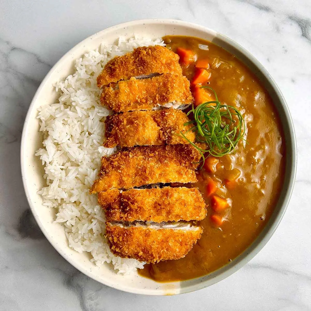 hawaii-chicken-katsu-curry-plating-feature.jpg