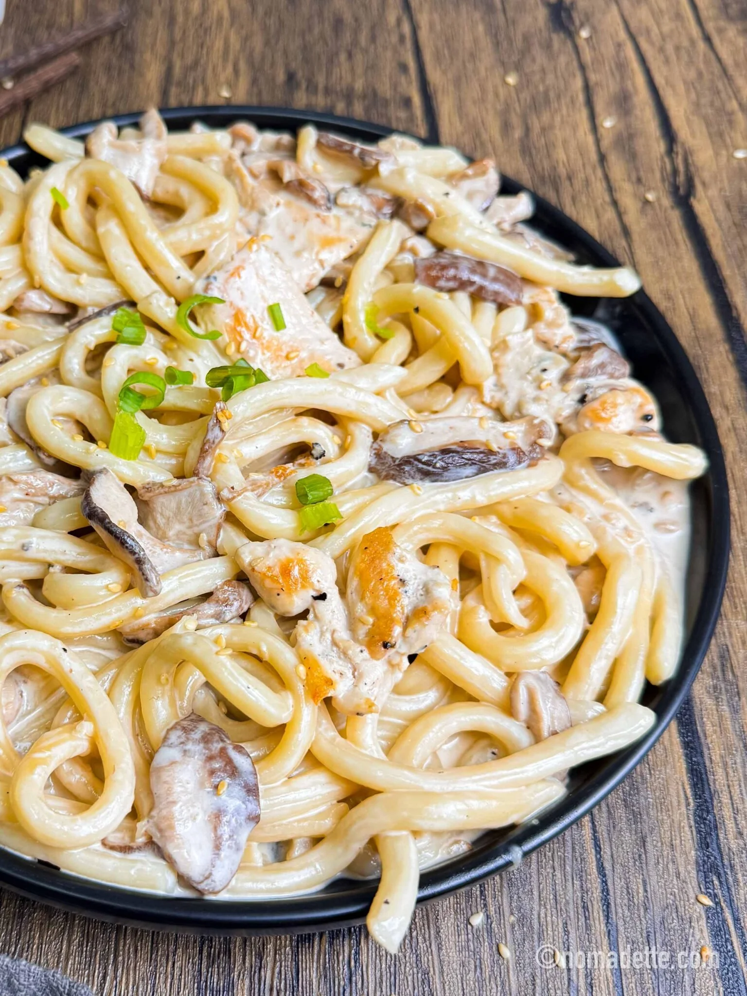 Creamy Chicken Udon Noodles - 奶油乌冬面