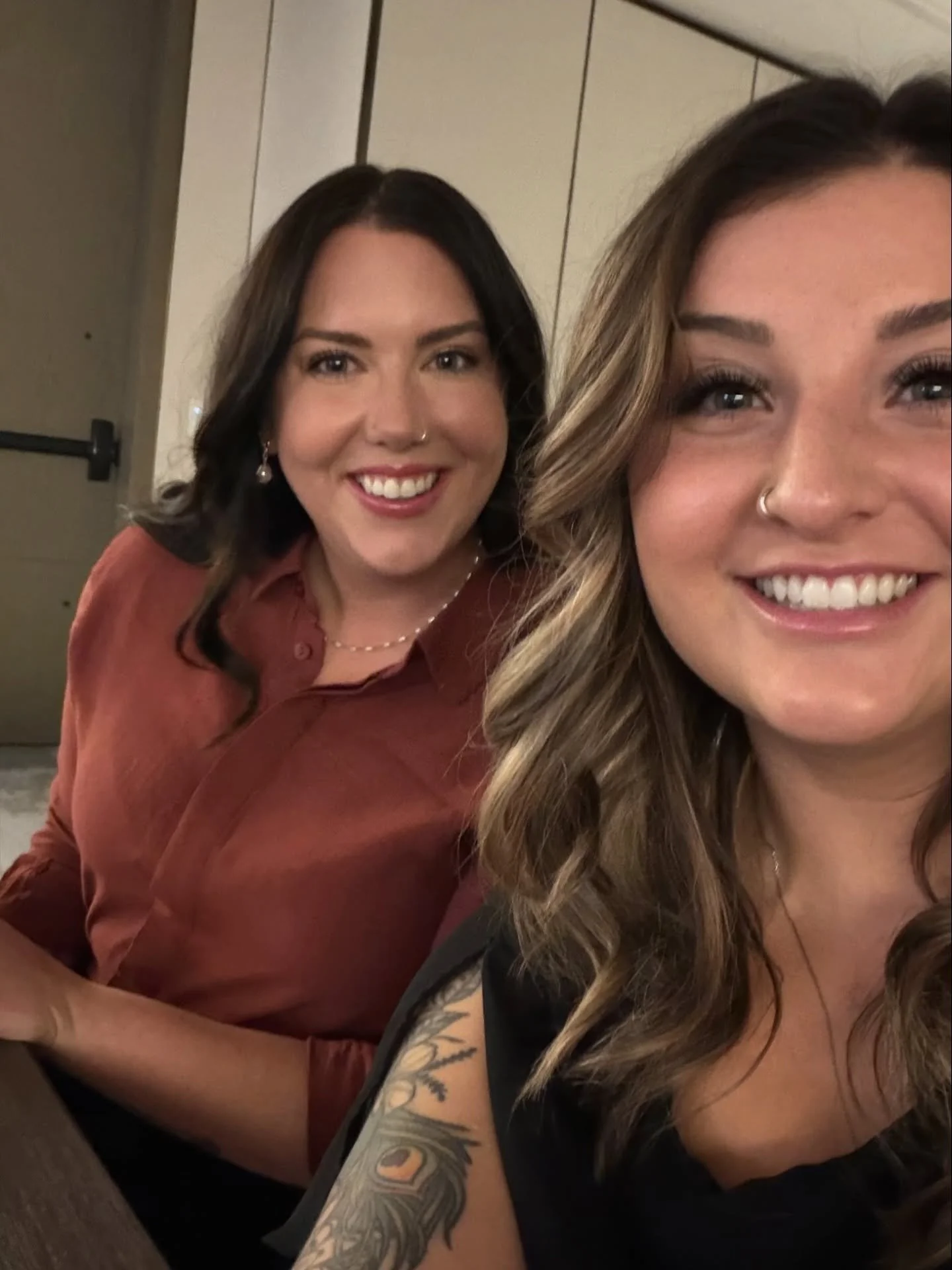 Such an excellent evening of learning, good food, and great company. Thank you to @merzaesthetics.canada and @dr.dargie for putting on such a great event!

Excited to bring some new techniques and services to Glow 🖤🤍