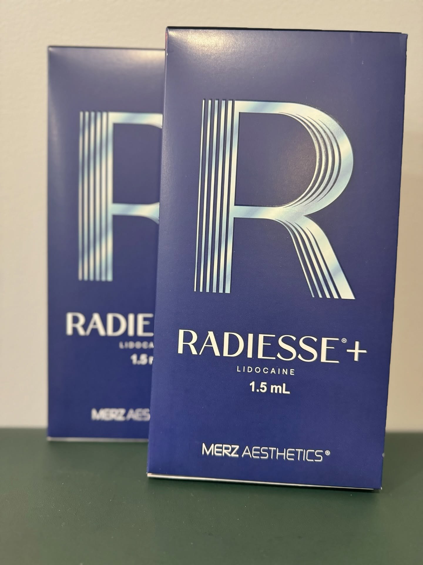 3 reasons we&rsquo;re obsessed with Radiesse 🤍

1.	You see results right away and it keeps working by boosting your collagen
2.	The most natural lift + structure (no puffiness, just snatched in the best way)
3.	It actually improves your skin over ti