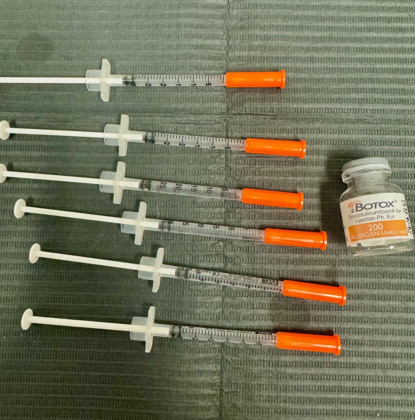 Chronic migraines aren&rsquo;t &ldquo;just headaches&rdquo;&hellip; and if you know, you know 🥲

Botox can actually be used as a medical treatment to help reduce the frequency + severity of migraines&mdash;and for so many people, it&rsquo;s life cha