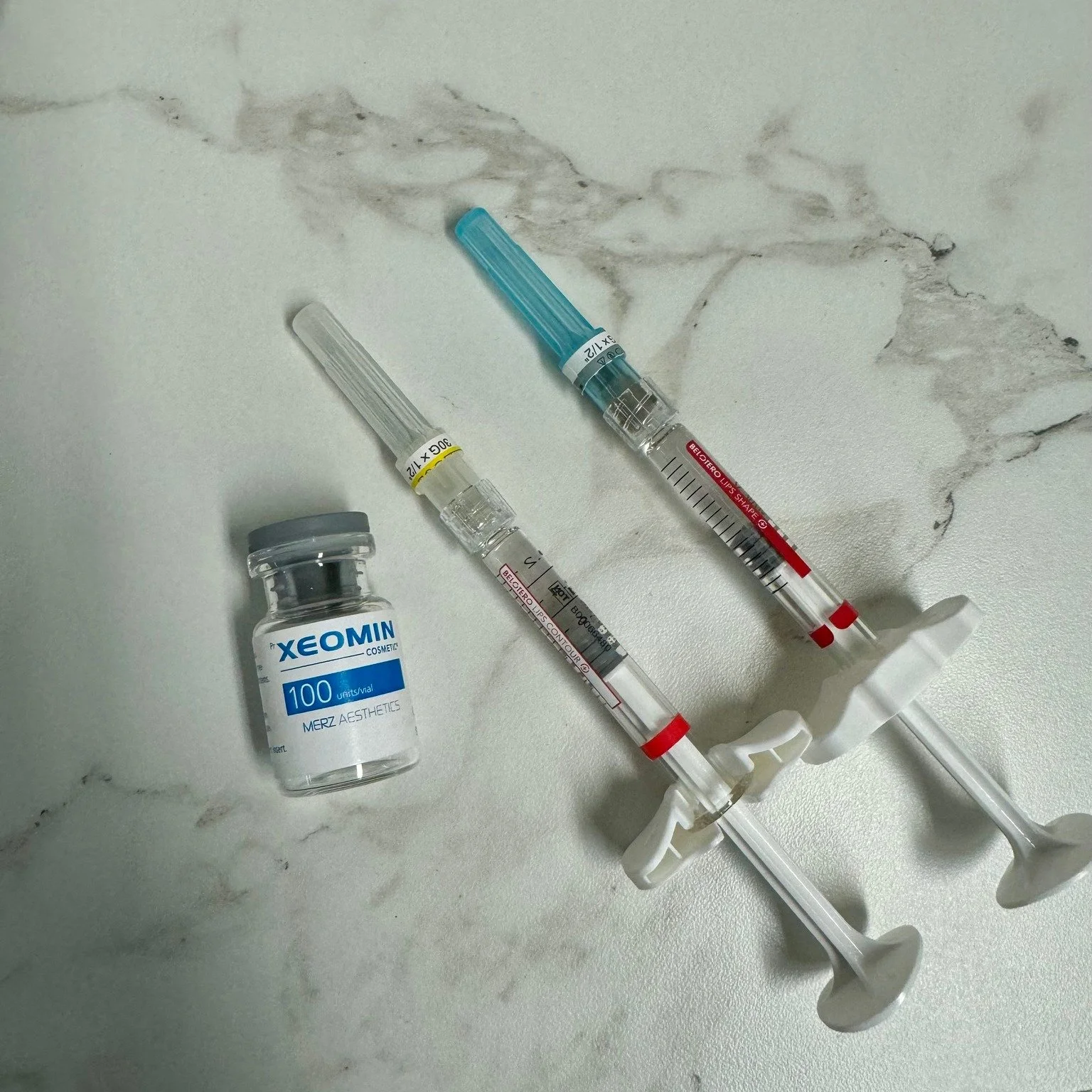 Neuromodulators (Botox) or filler?
Sometimes the answer is both 🤍

They do completely different things &mdash; and that&rsquo;s exactly why they work so well together.

Neuromodulators relax the muscles that cause lines (hello forehead + frown lines