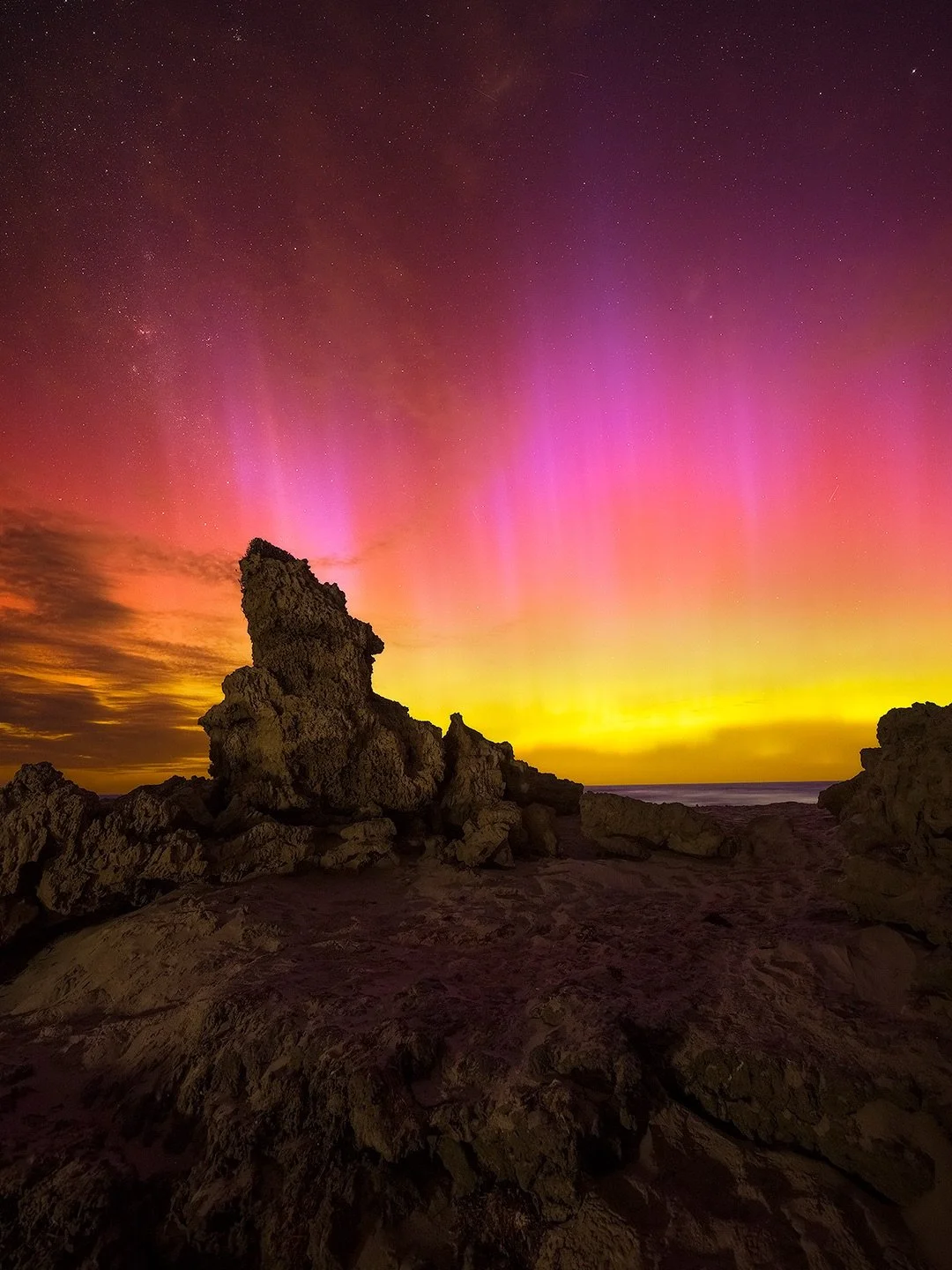 Point Roadknight | 20 January 2025

A few days after getting back from a road trip through South Australia and finally catching up on sleep, my aurora alert went off. Of course it did. No time for sleep 😁! I skipped a few alerts last year, but this 