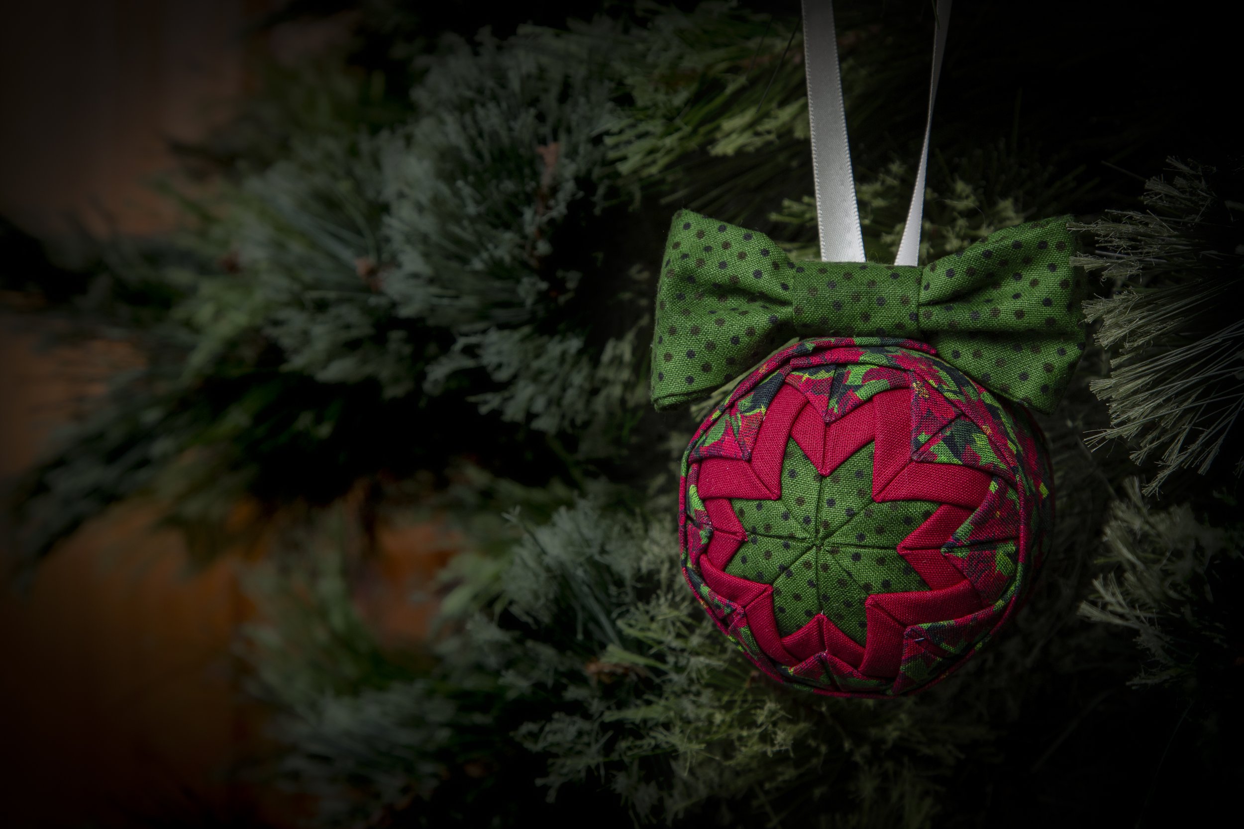 YuletideJoy_InTree_30.jpg