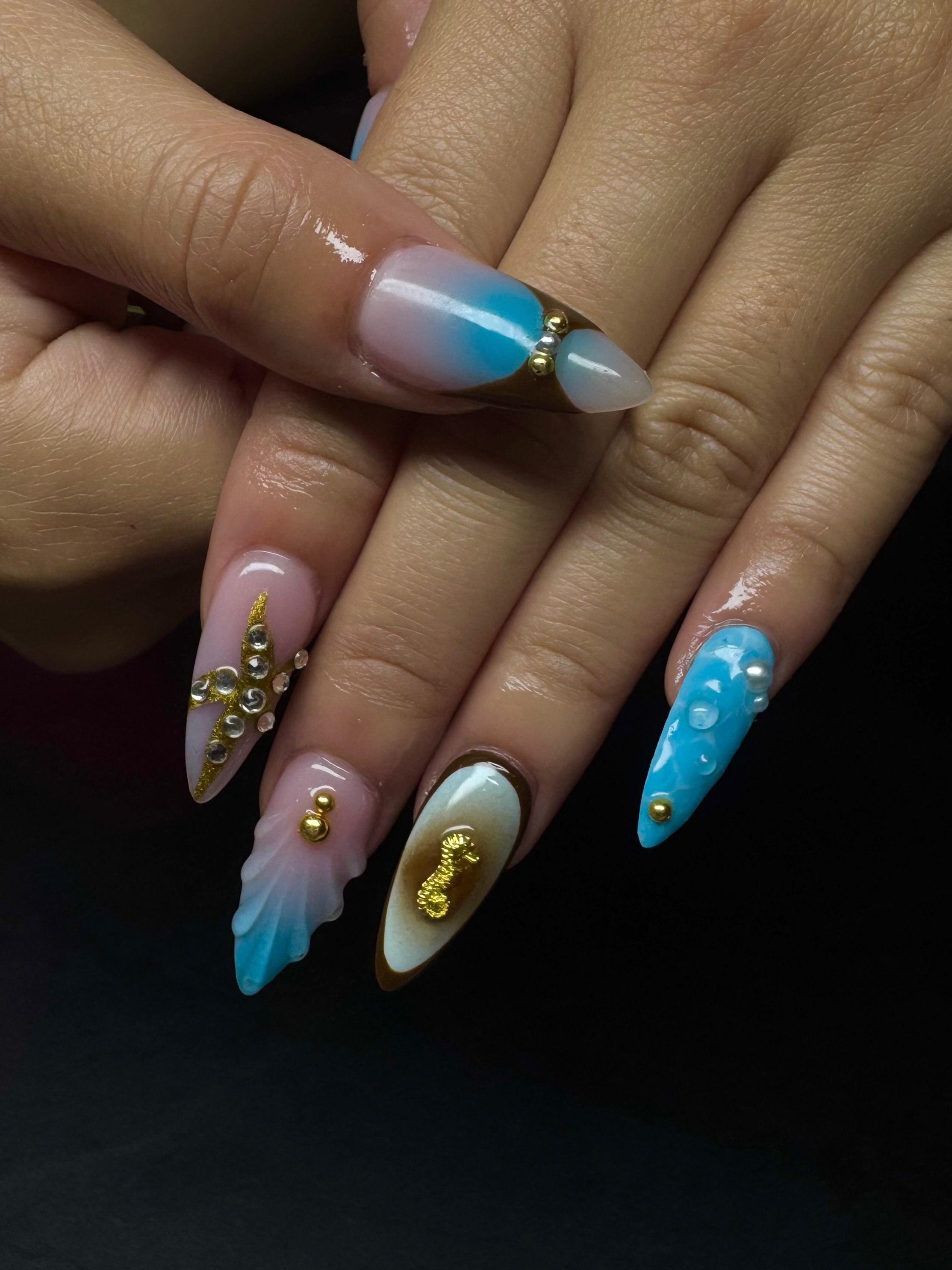 Facetune_10-06-2025-23-19-29.jpeg