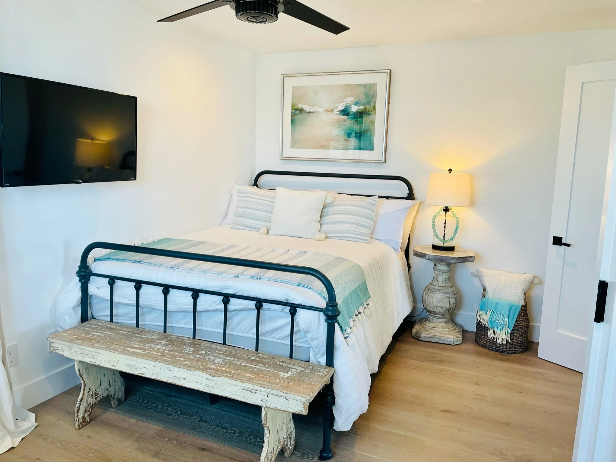 20 - guest bed 3.JPG