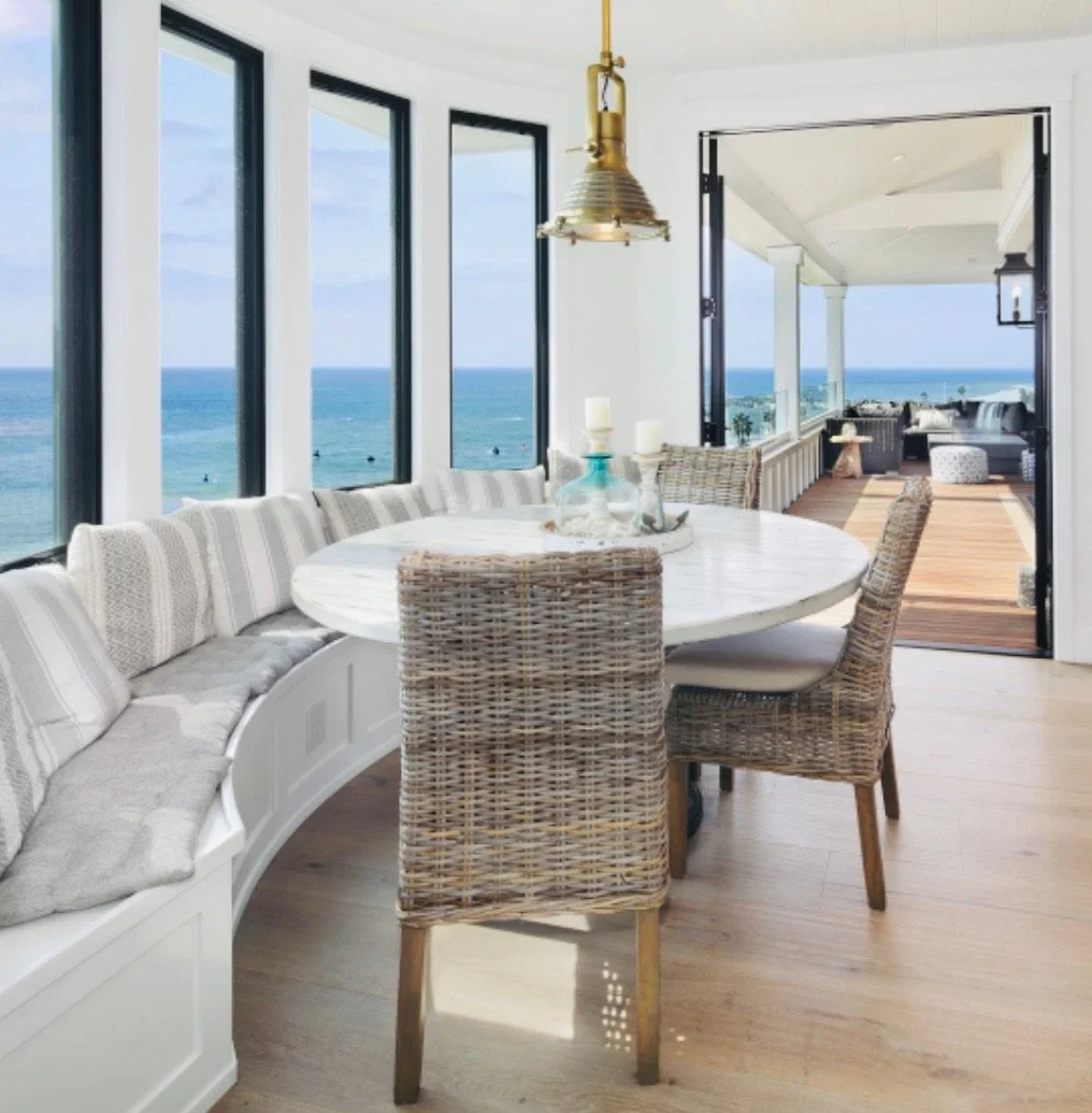 7 - breakfast nook.JPG