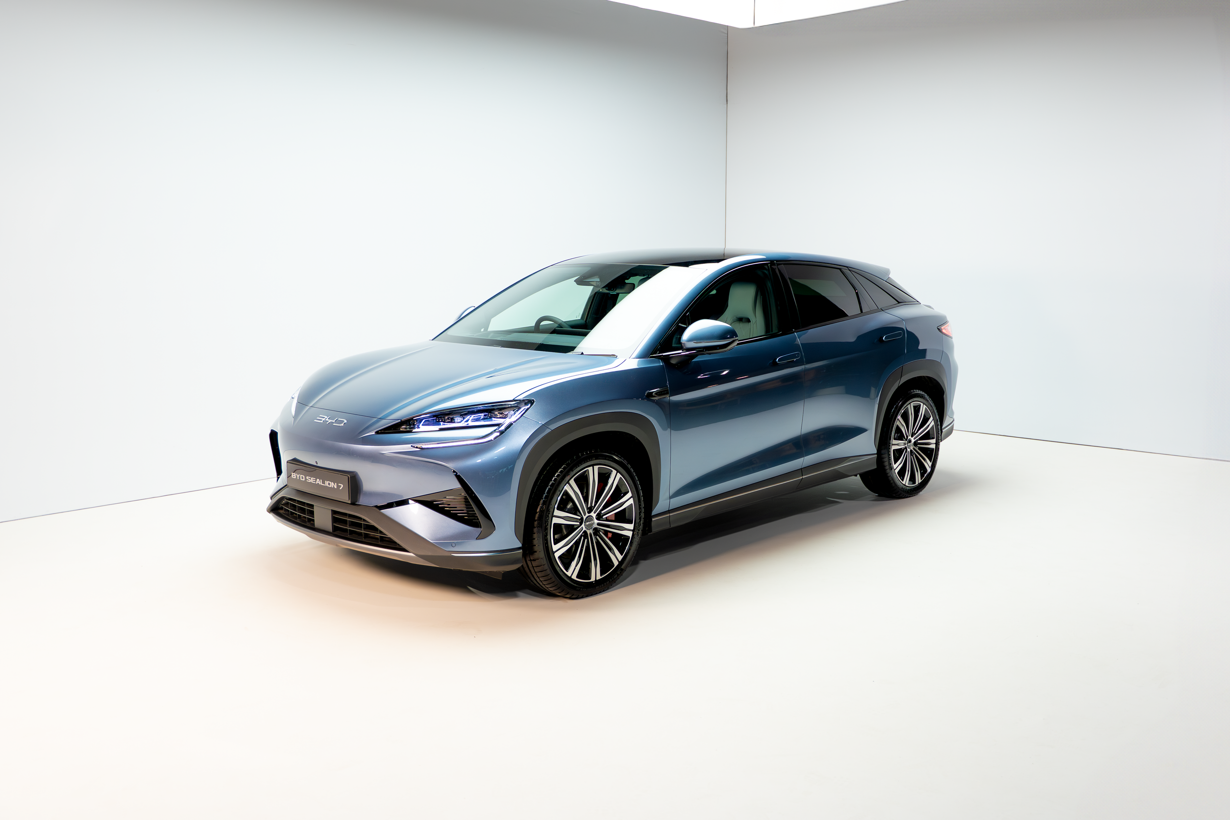 BYD SEALION 7.png