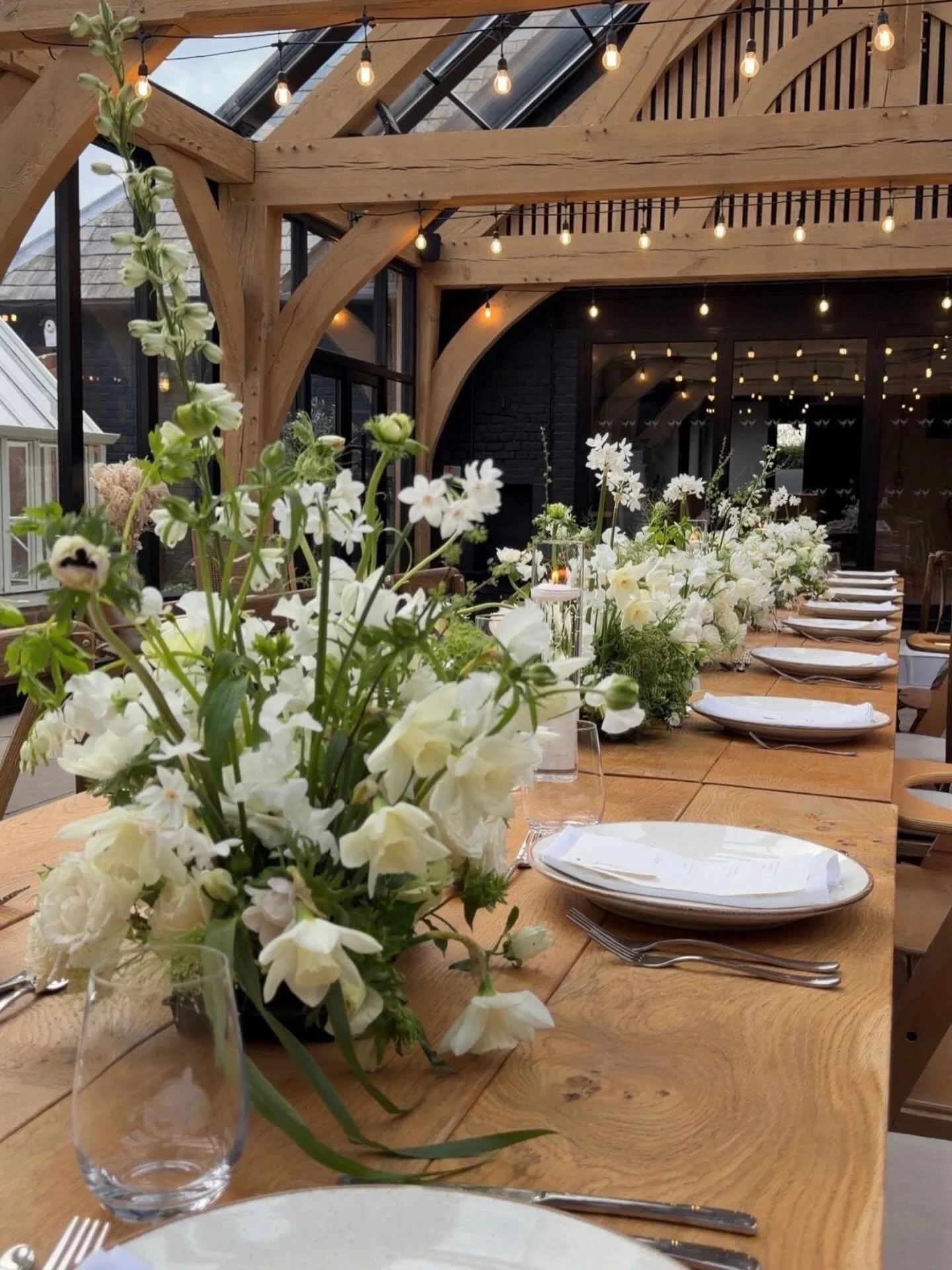 Airy spring textures, dancing light, and a palette of soft whites layered with fresh green 🌿

For this long table at Chapel House Estate, we kept things natural and a little untamed &mdash; delicate stems, gentle movement, and just enough fullness t
