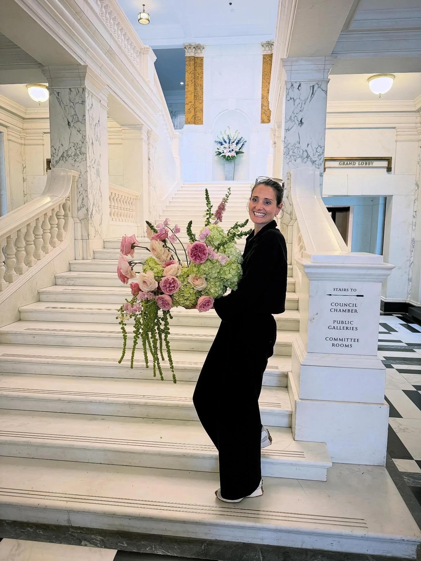Amy &amp; Wills ceremony flowers on the iconic Camden Town hall steps 🤍

A huge thank you to the wonderful Amy &amp; Will for trusting @whatalovelybunch with their beautiful vision for their wedding flowers. The couple had such a dream team on board