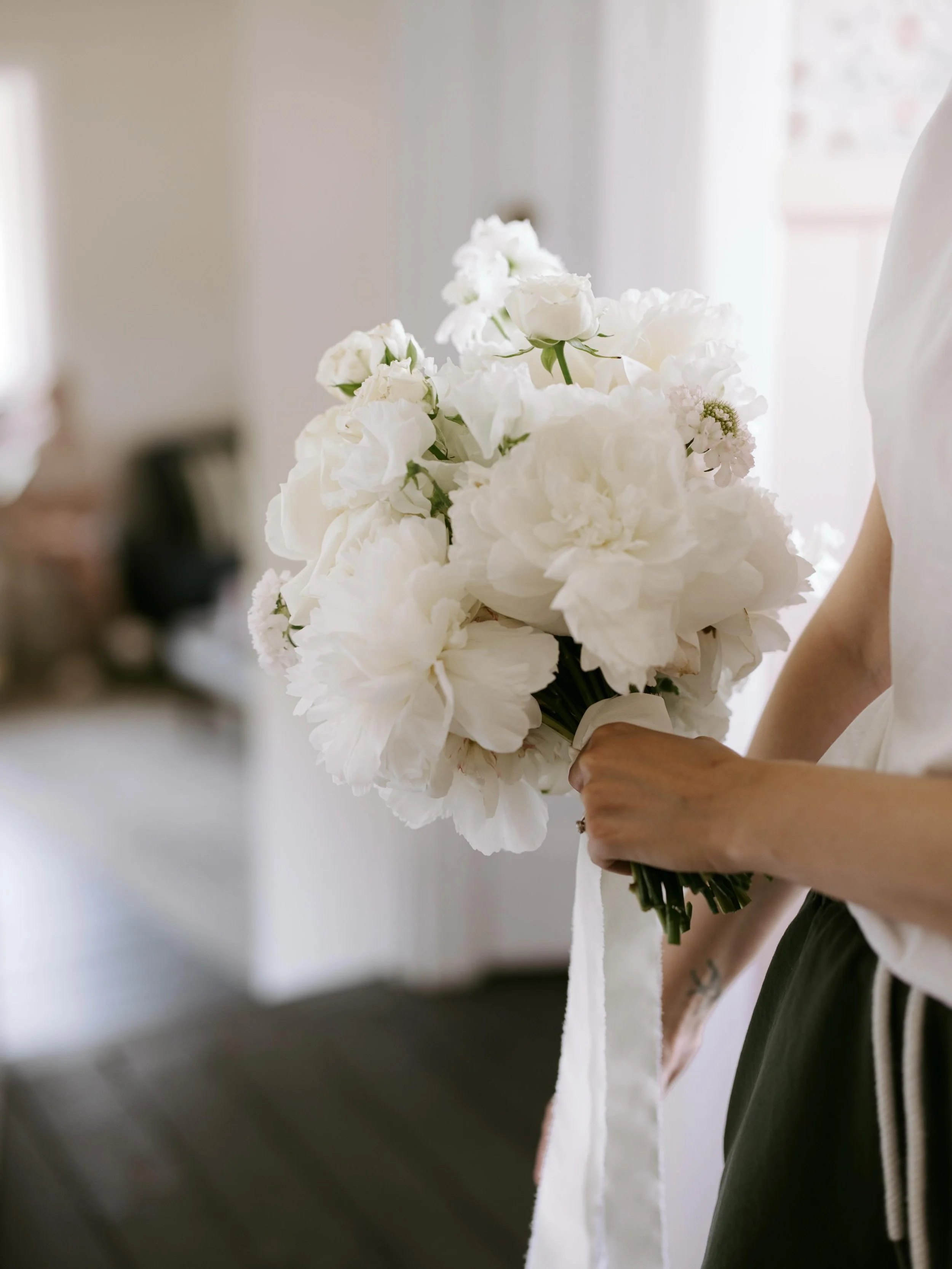 Hand-delivered blooms for one unforgettable walk down the aisle 🤍
Soft white peonies, delicate textures, and timeless bridal elegance &mdash; designed with love for a beautiful wedding day at @ripplecourtestate 

Florals @whatalovelybunch 
Venue @ri