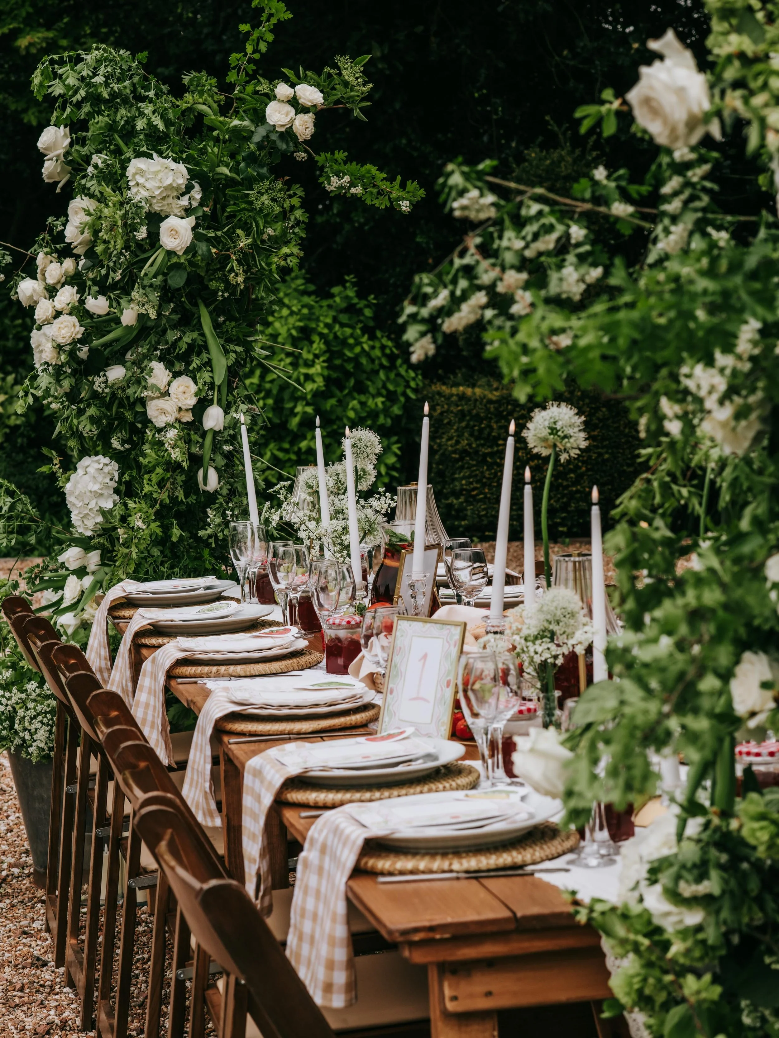 Designing immersive floral moments that invite guests to linger, connect, and celebrate beautifully. ✨

Wedding Planning, Design &amp; Styling 
@weddingsbylisamarie
Venue
@soltonmanor
Photography 
@fleurchallisphotography
Content Creation
@thebridalc
