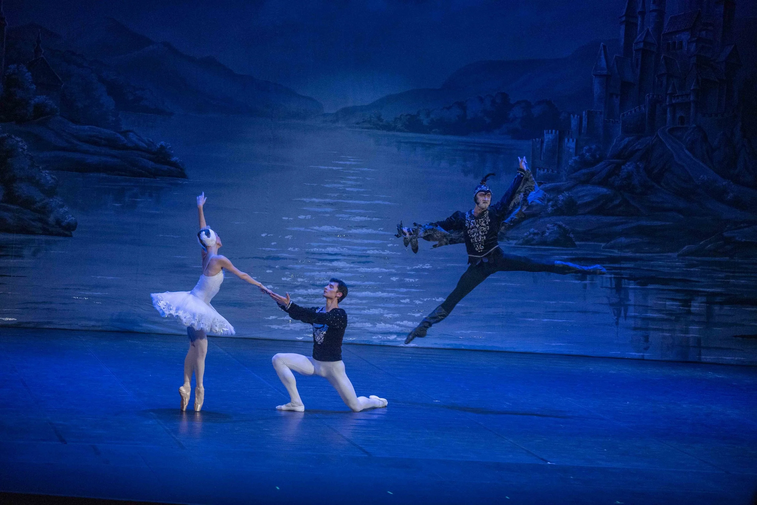 El lago de los cisnes en Madrid y Barcelona este verano: fechas, entradas y todo lo que necesitas saber