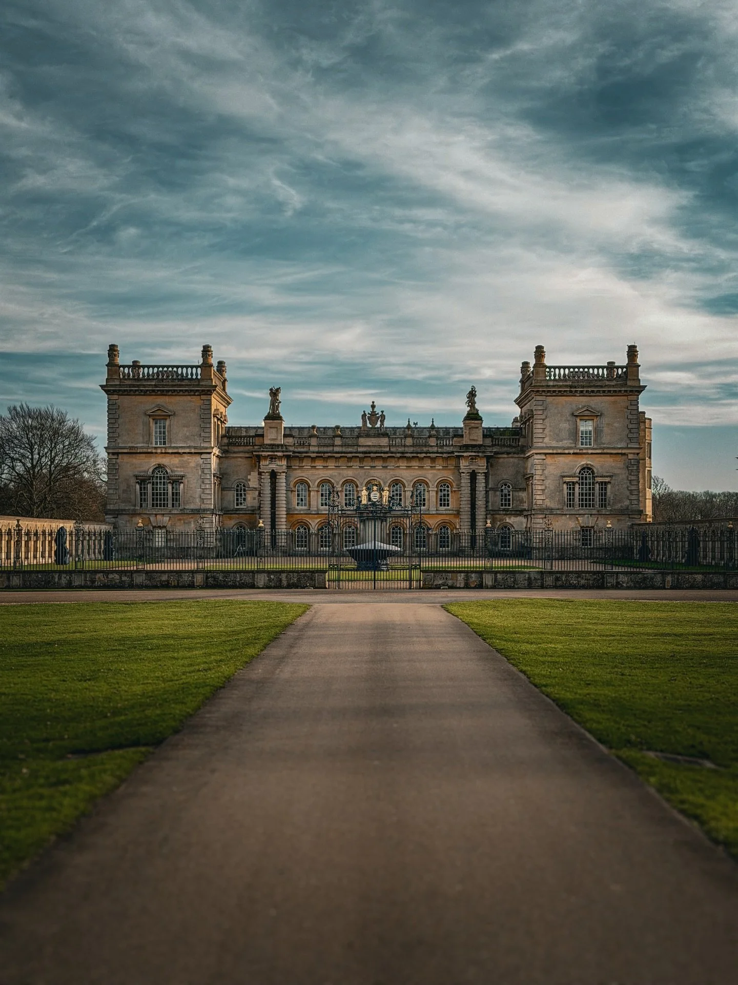 Had a meeting this week at the most beautiful location. @grimsthorpecastle is a gem and it was so nice to see this incredible building enjoying some welcome sunshine. Had a great time planning and lovely to meet Molly - good things ahead!

-
#grimsth