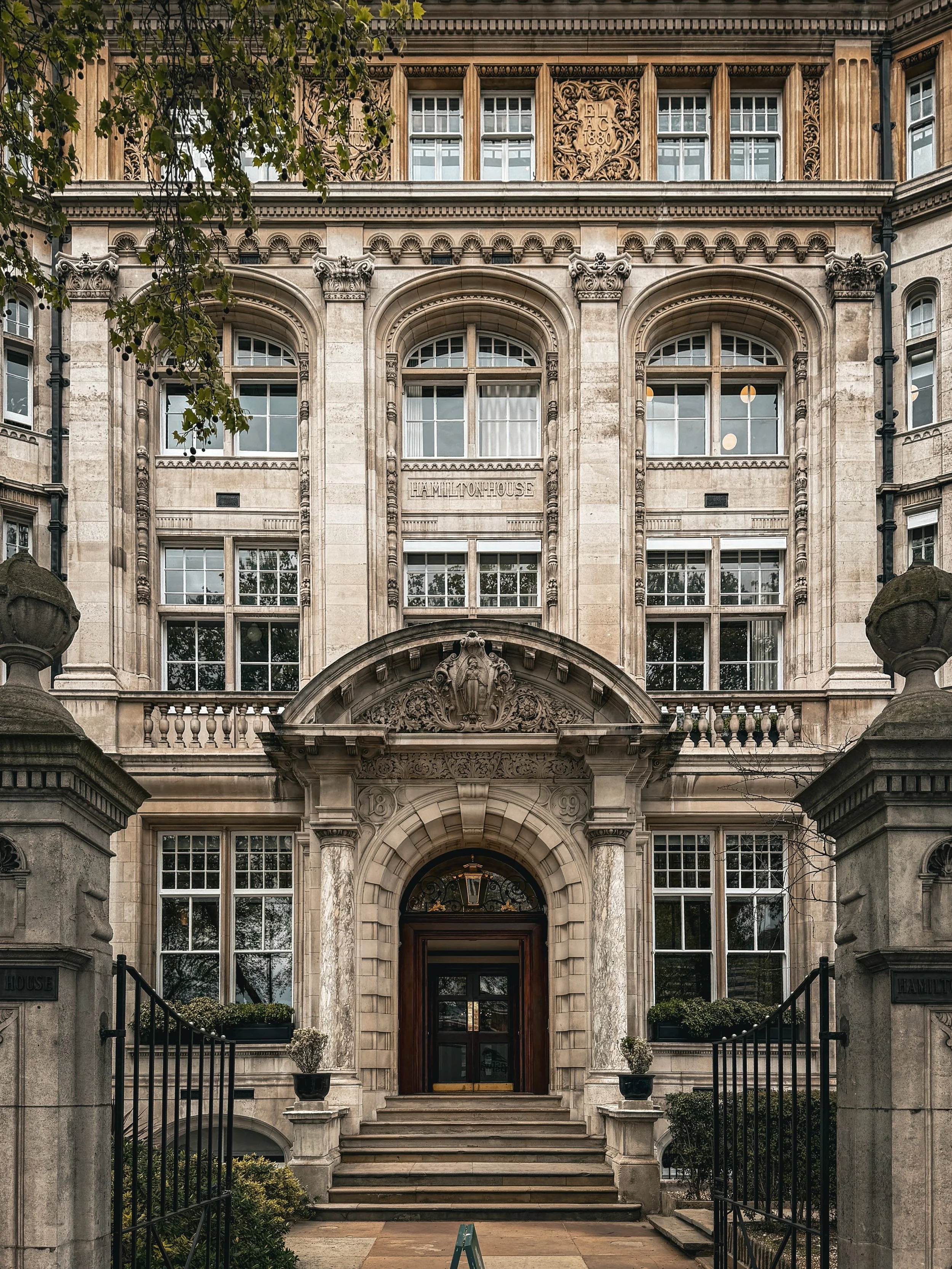 This has always been one of my favourite buildings on the embankment, I always found it confident and handsome. A friend once said to me that this building feels very masculine, and I would agree with that.

Hamilton House is a Grade II listed buildi