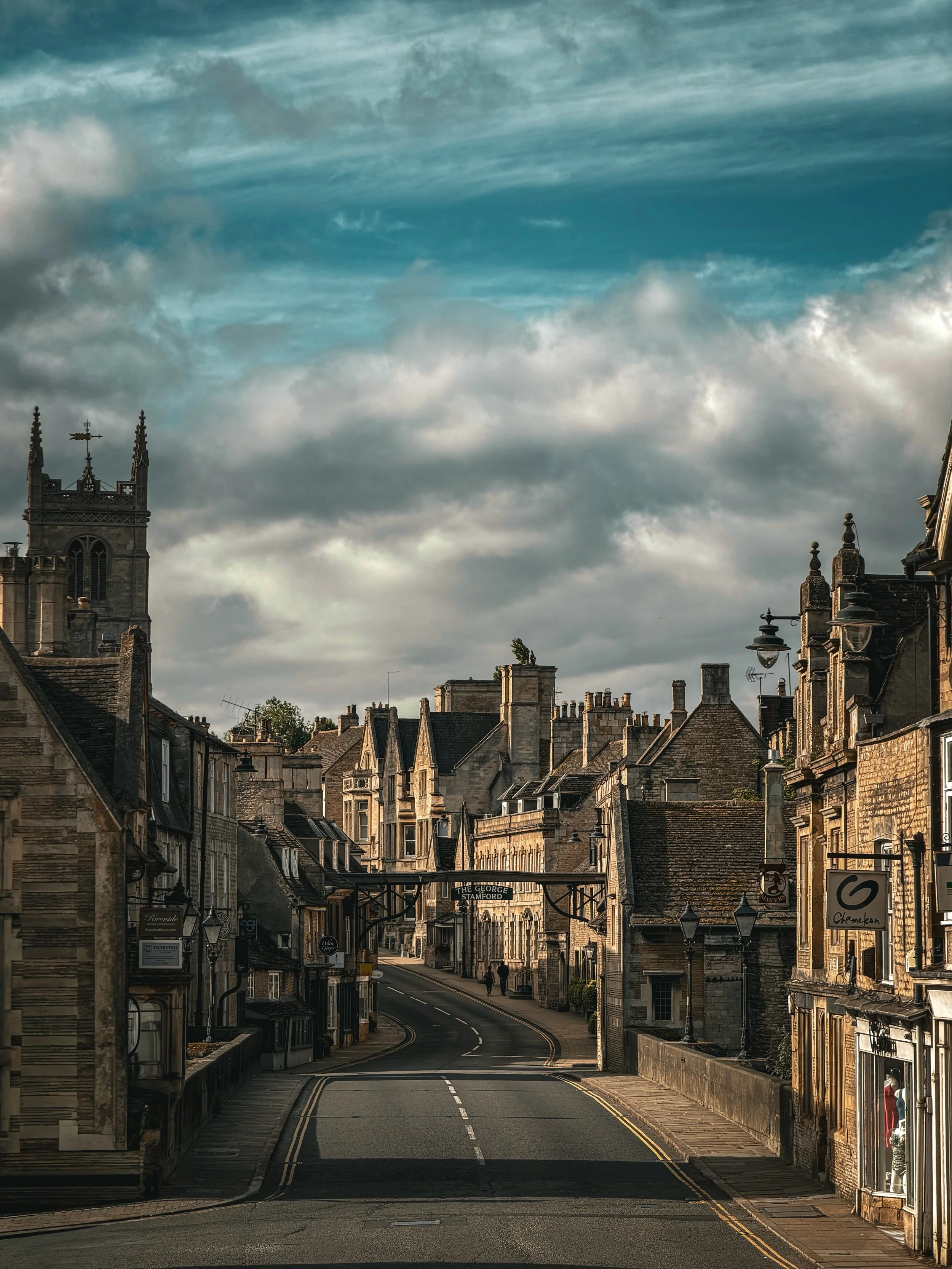 Early morning walks in beautiful Stamford. The quiet streets seem to add an element of history, no cars, few people. Stillness. People getting up early 200 years ago would still recognise these views today. And that is extremely heartwarming, don&rsq