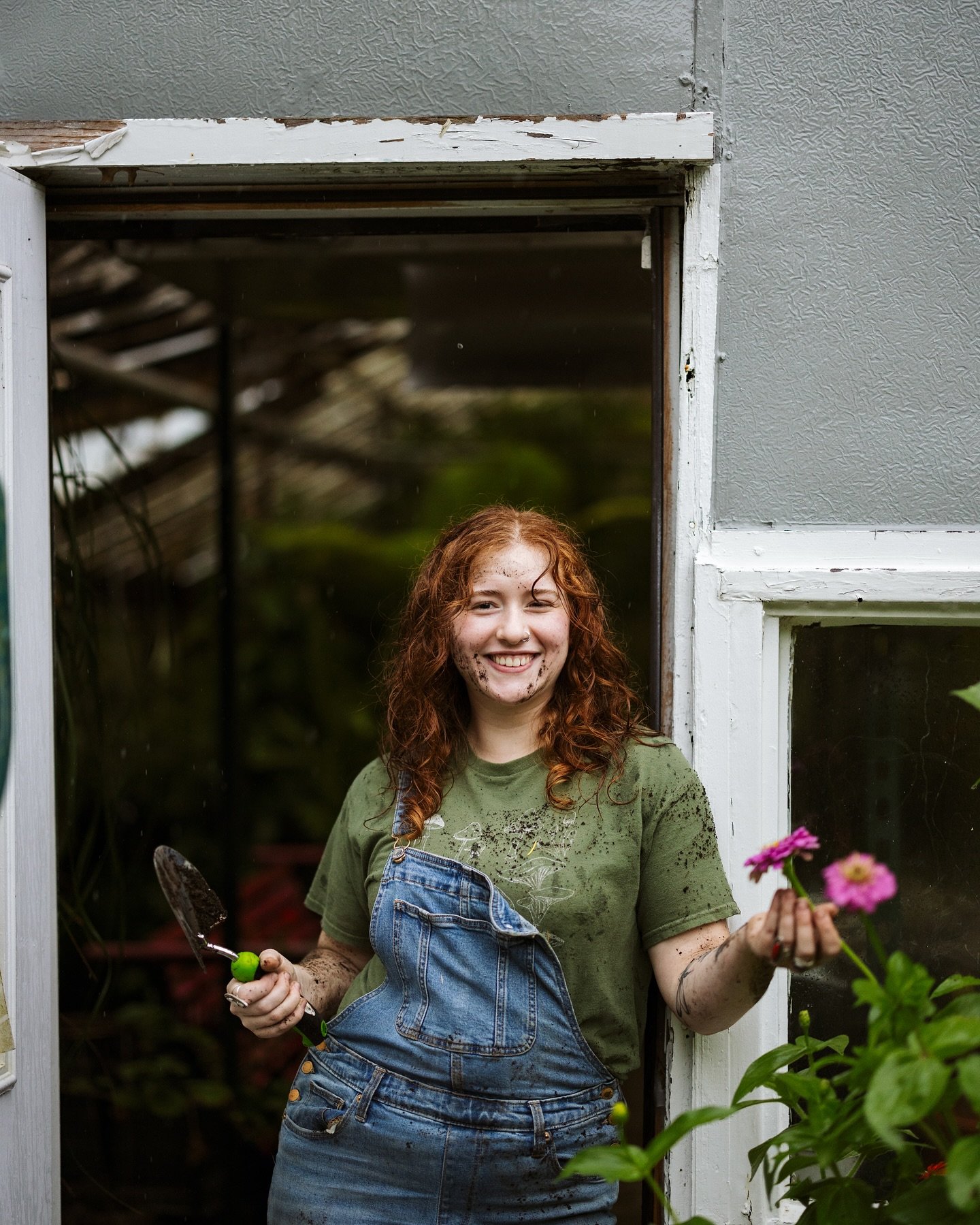 What is Biophilic Design? 🤔

Biophilic design is a concept that strives to reconnect people to the natural world by integrating natural elements into our modern, built world. It&rsquo;s about creating spaces that reflect the innate human need to con