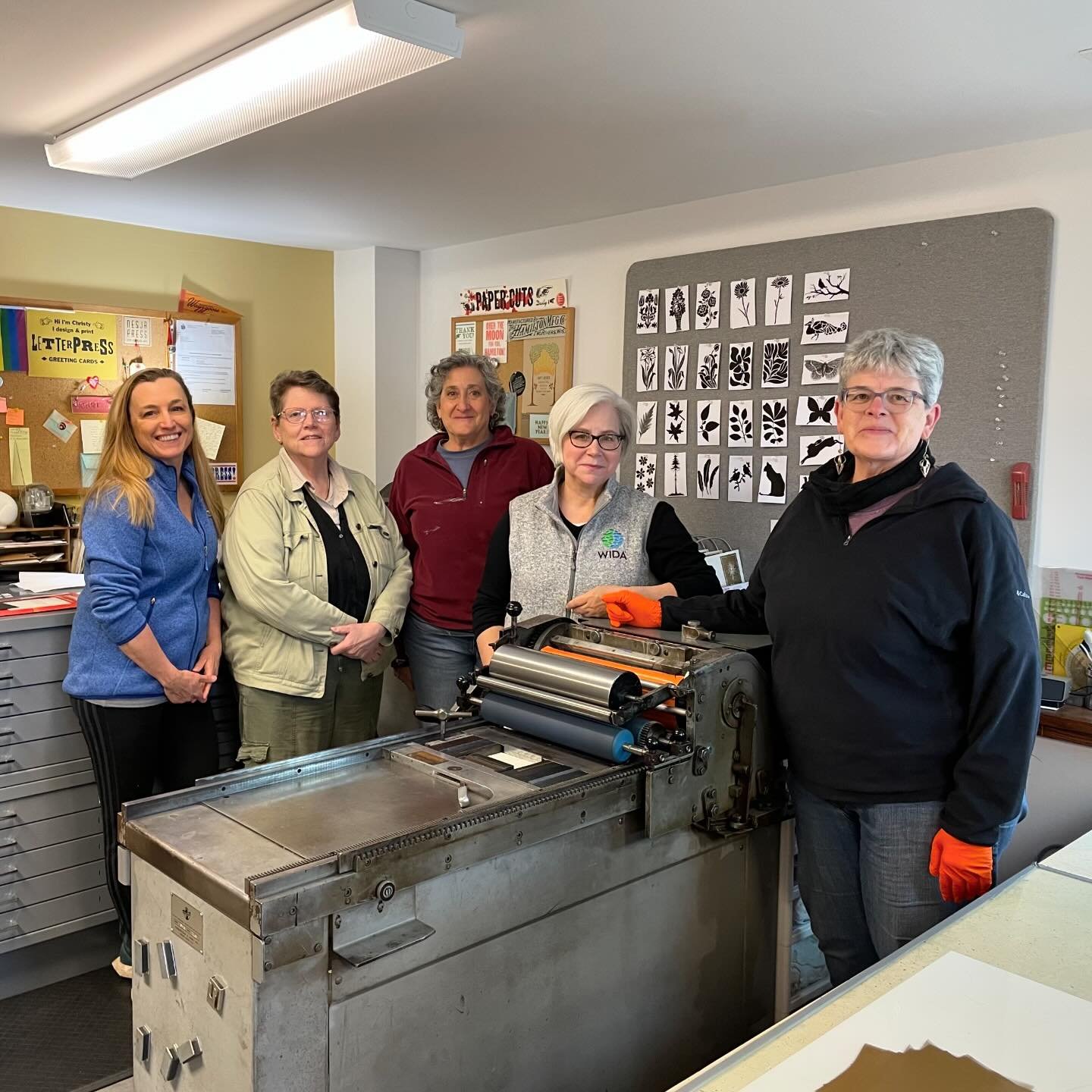 We had a delightful, afternoon block printing class in our studio today. Everyone did great work! 👏

#wisconsinletterpress 
#linocutclass 
#creativeafternoon